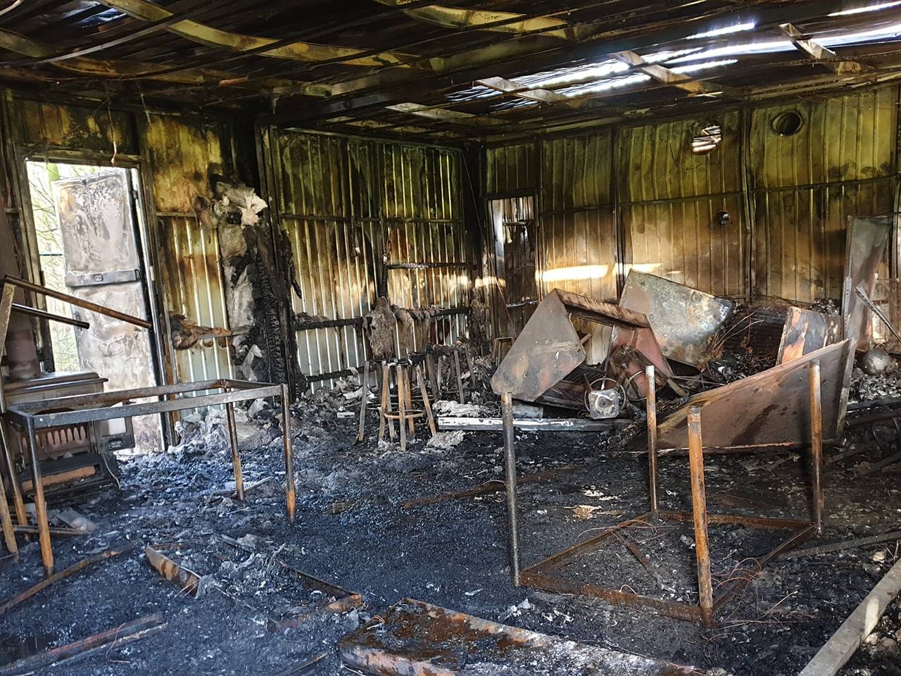 De binnenkant is totaal verwoest. (foto: BD Klundert)