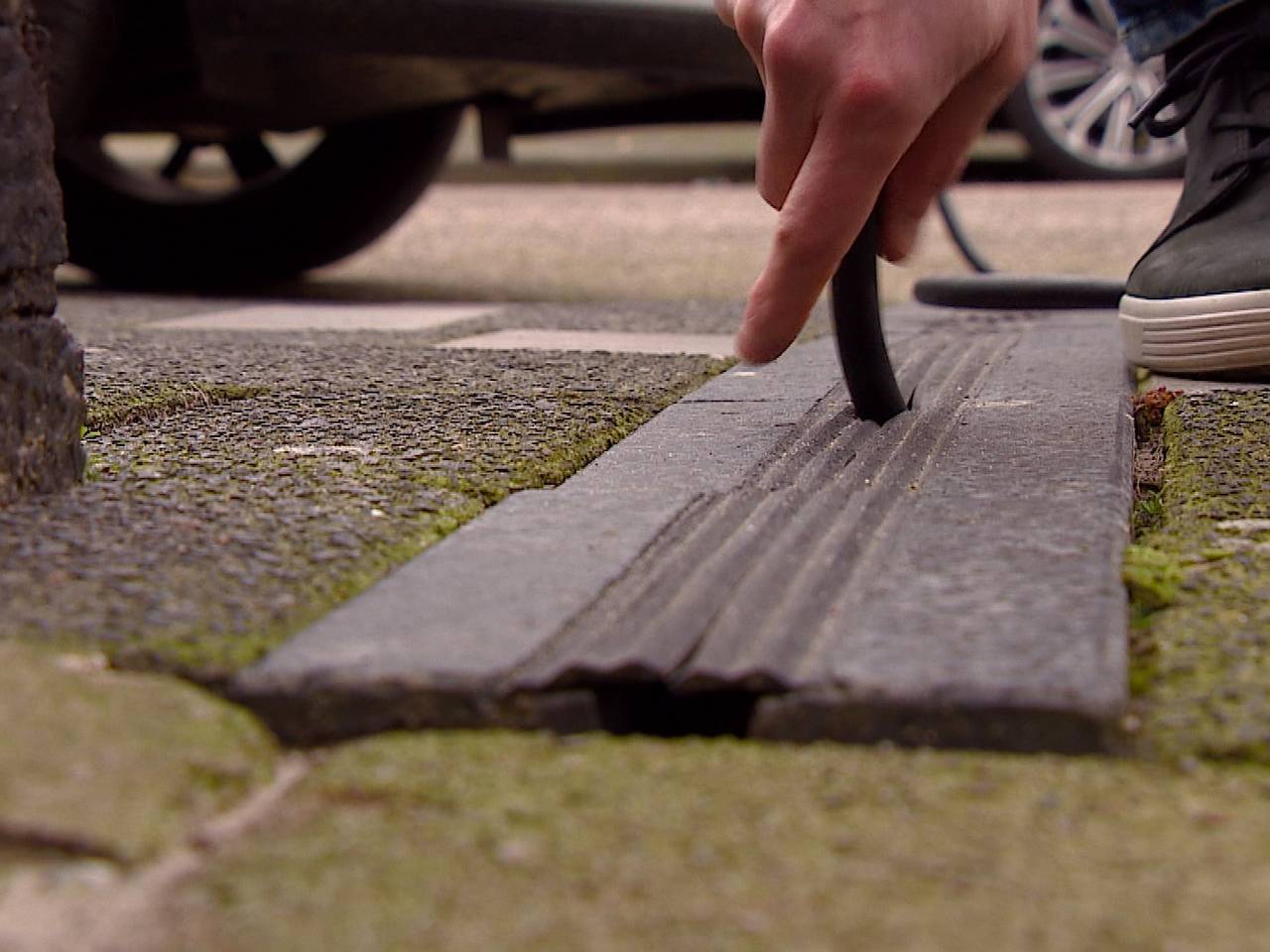 De kabelgoottegel van Armand Hermans.