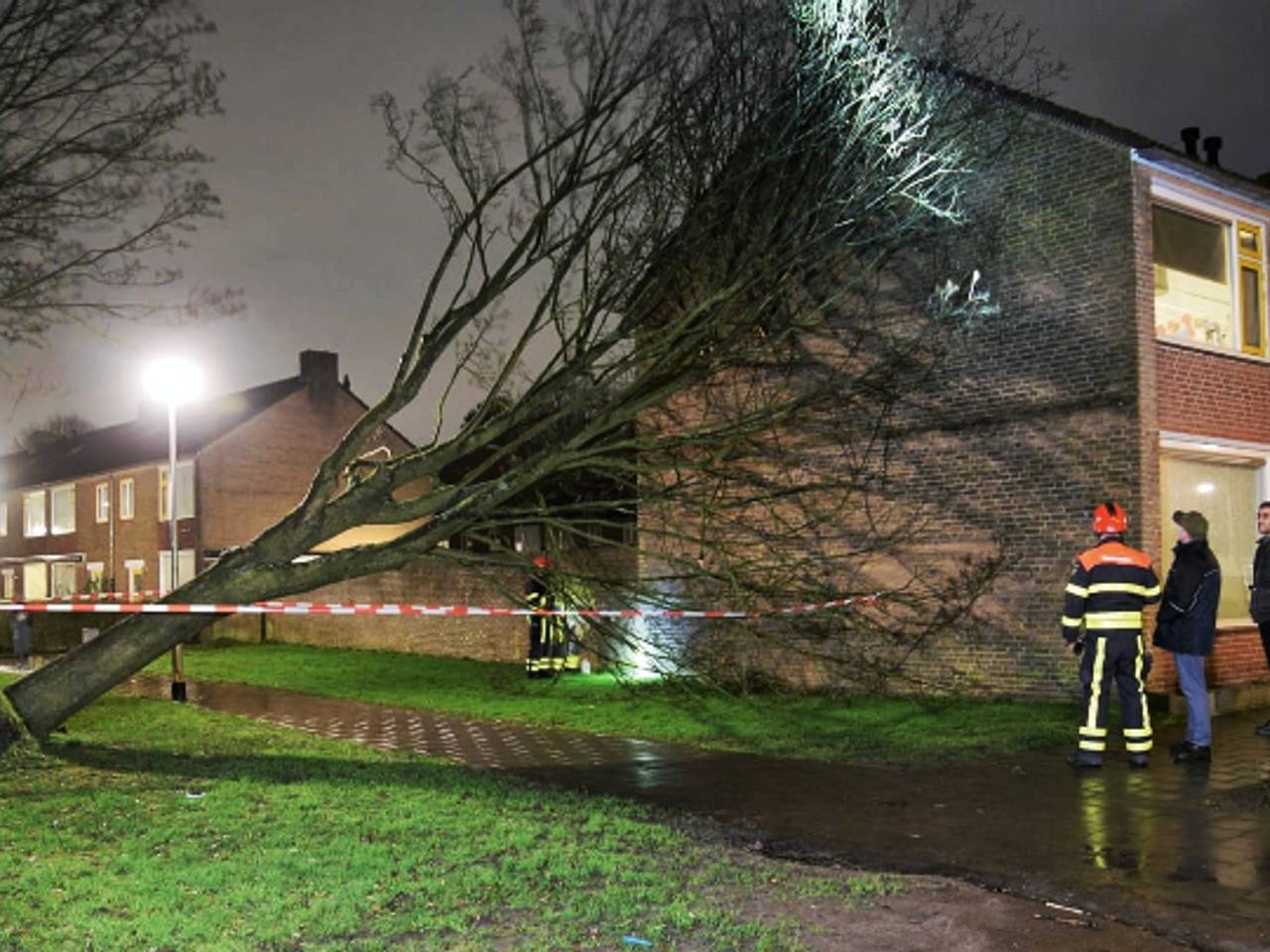 Onze nieuwsuitzending van 17.30 uur over storm Chiara.