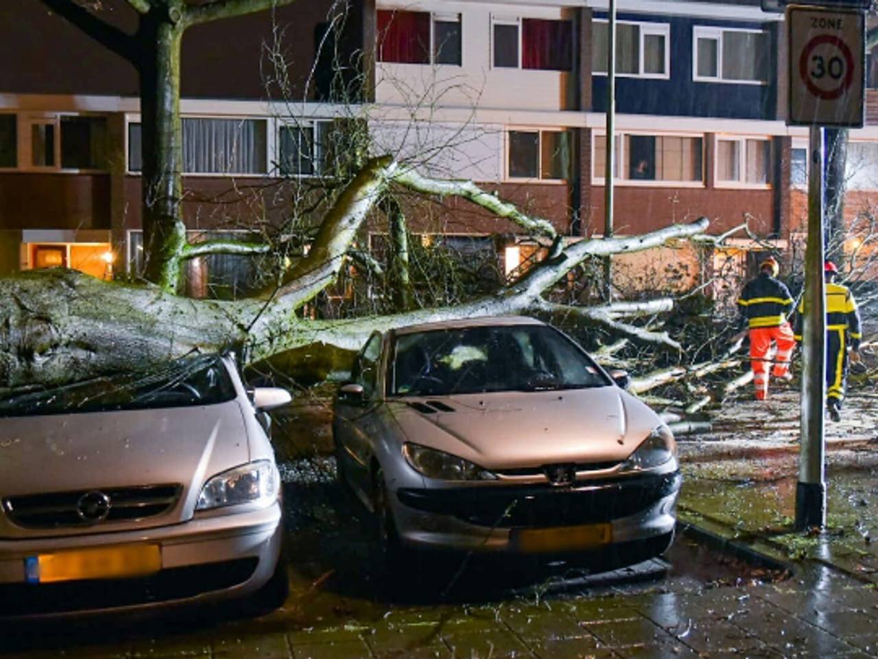 Beelden van storm Ciara in Brabant.