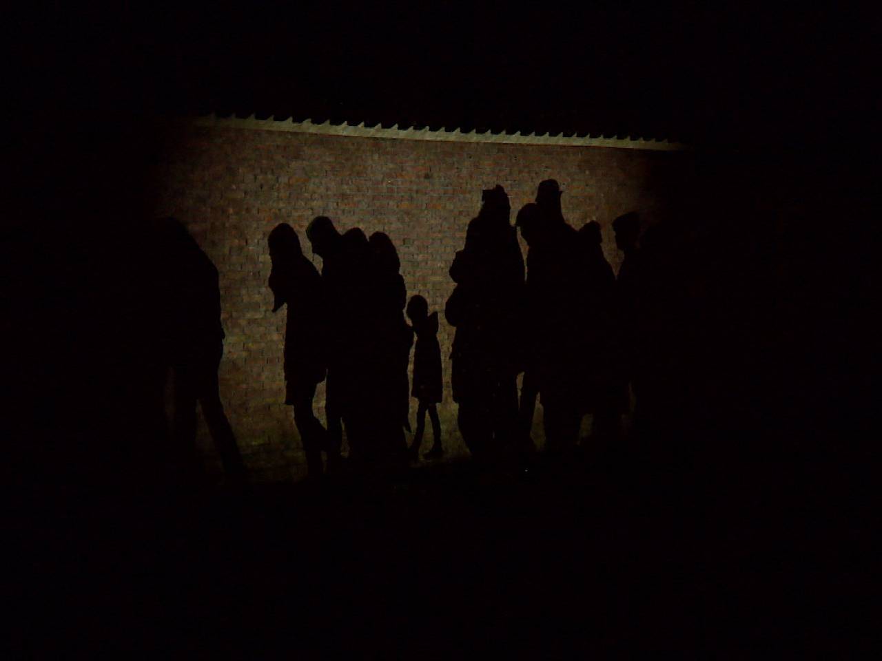 Voor ' Crossing Time'  is Kamp Vught een maand lang ook 's avonds open