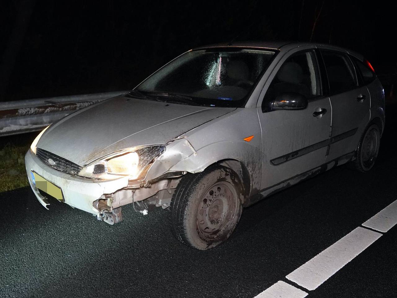 De auto raakte zwaar beschadigd (foto: SQ Vision Mediaprodukties).
