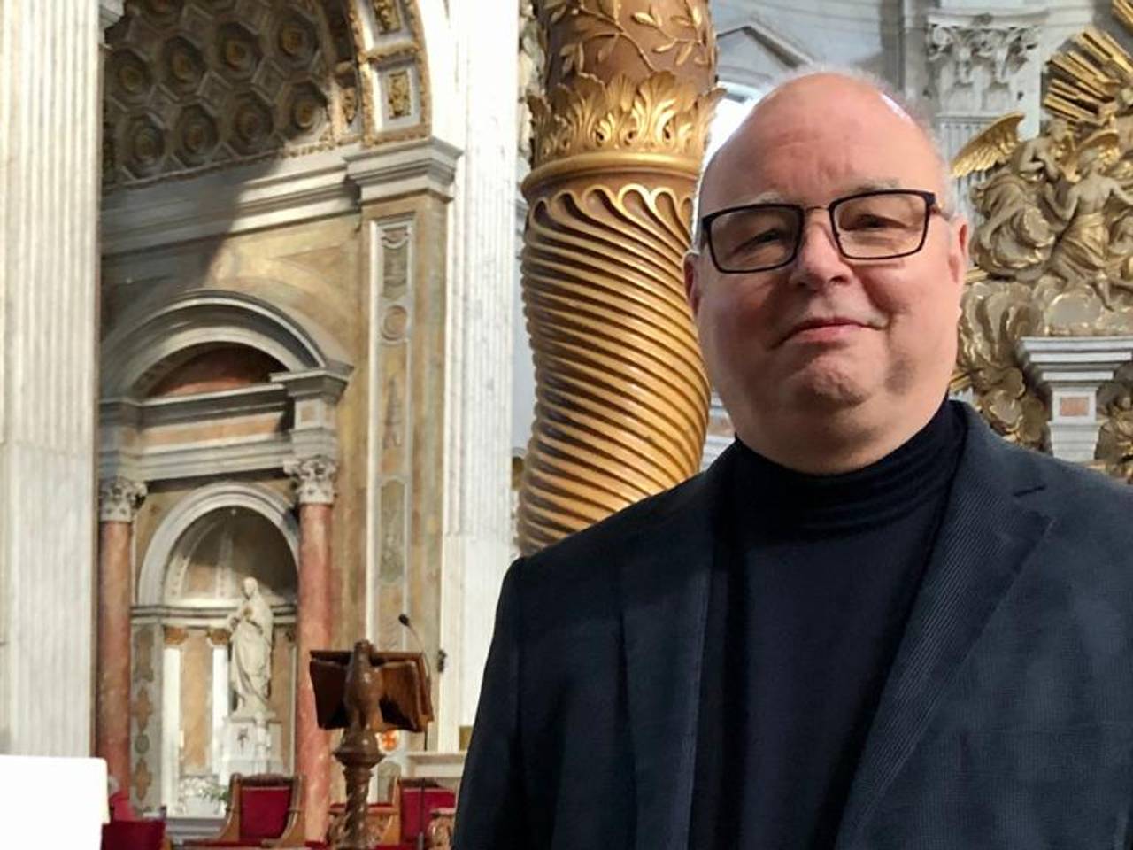 Pastoor Maickel Prasing beleeft bizarre tijden in de kerk (foto: Erik Peeters).