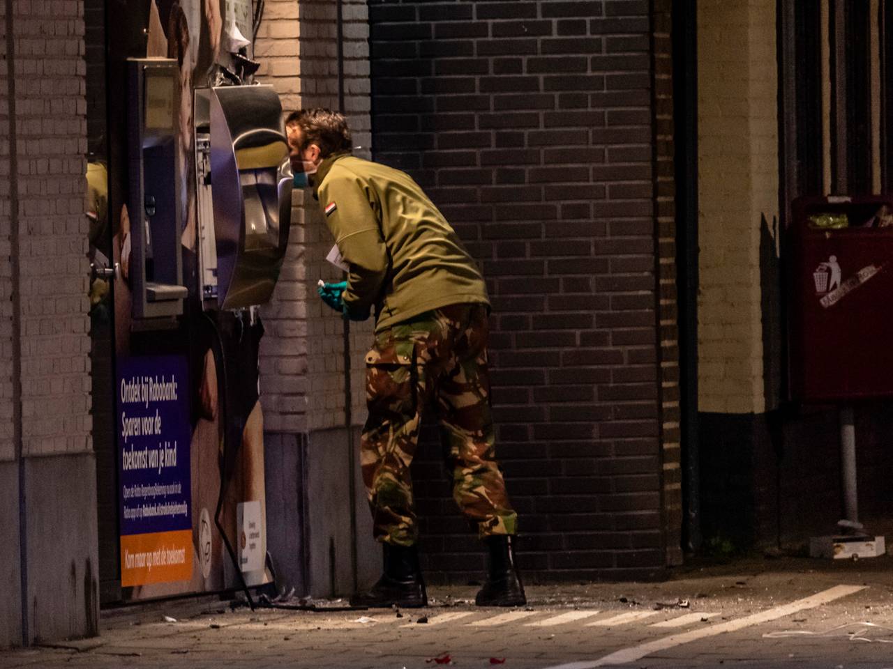 Veel schade na plofkraak geldautomaat in Kaatsheuvel