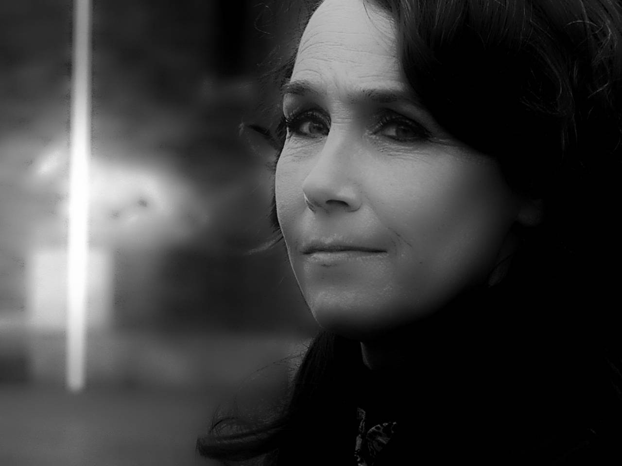 Fuck, ik heb kanker is een boek van de Waalwijkse zakenvrouw Iris die duizend boeken moet verkopen