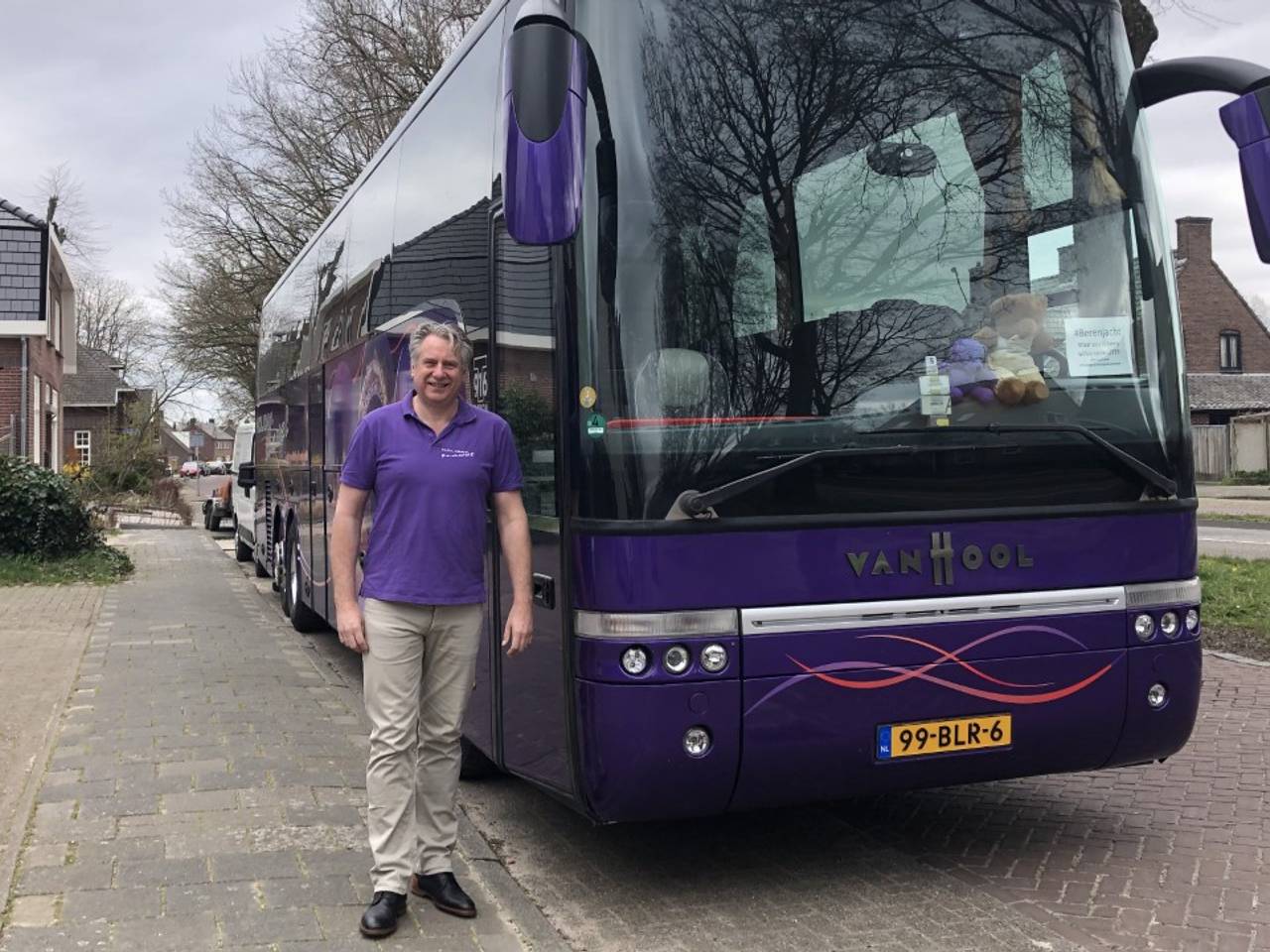 Noodkreet van touringcarbedrijf met één bus: 'Alleen maar annuleringen'