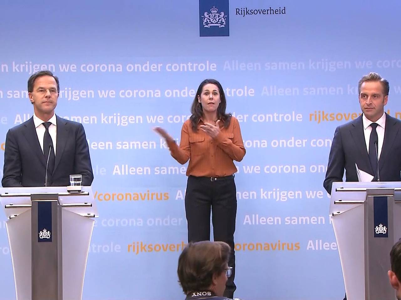 Mark Rutte (links) en Hugo de Jonge tijdens een eerdere persconferentie.