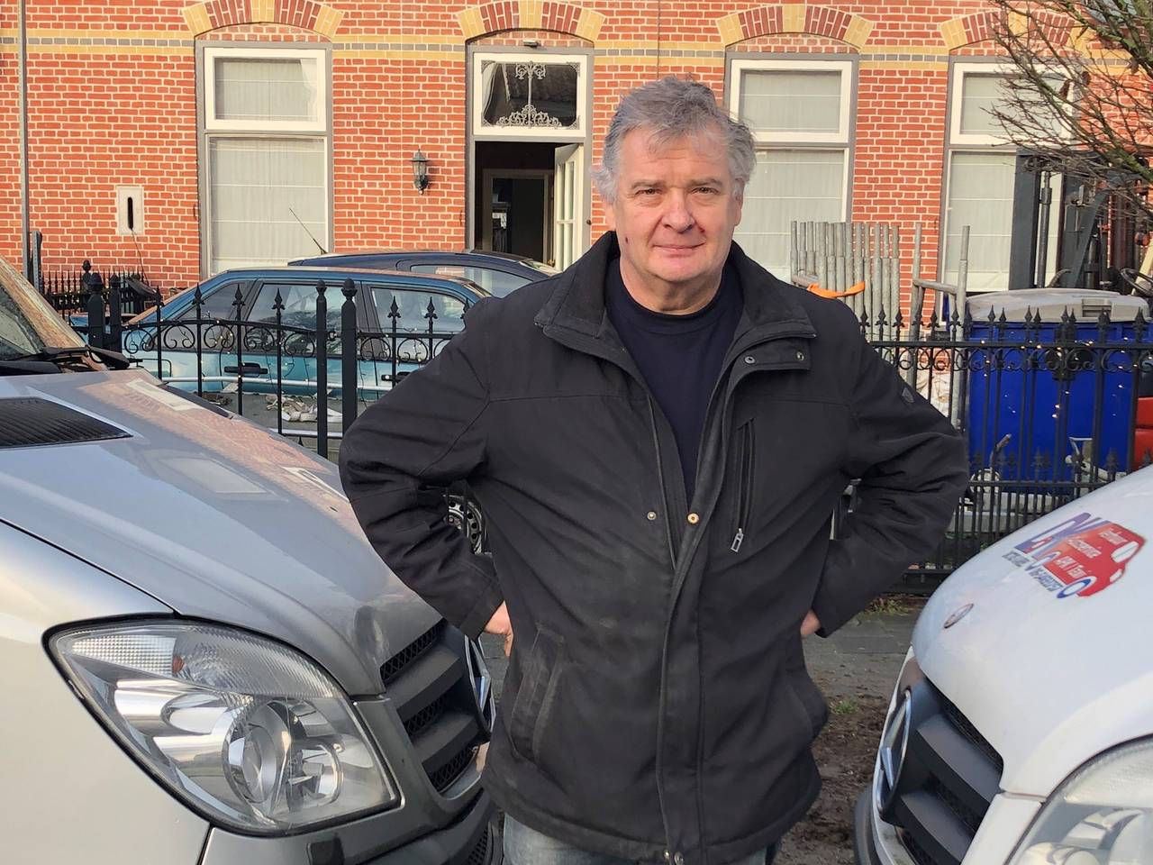 Karel Dictus wil niet dat er voor zijn huis een bushalte komt.