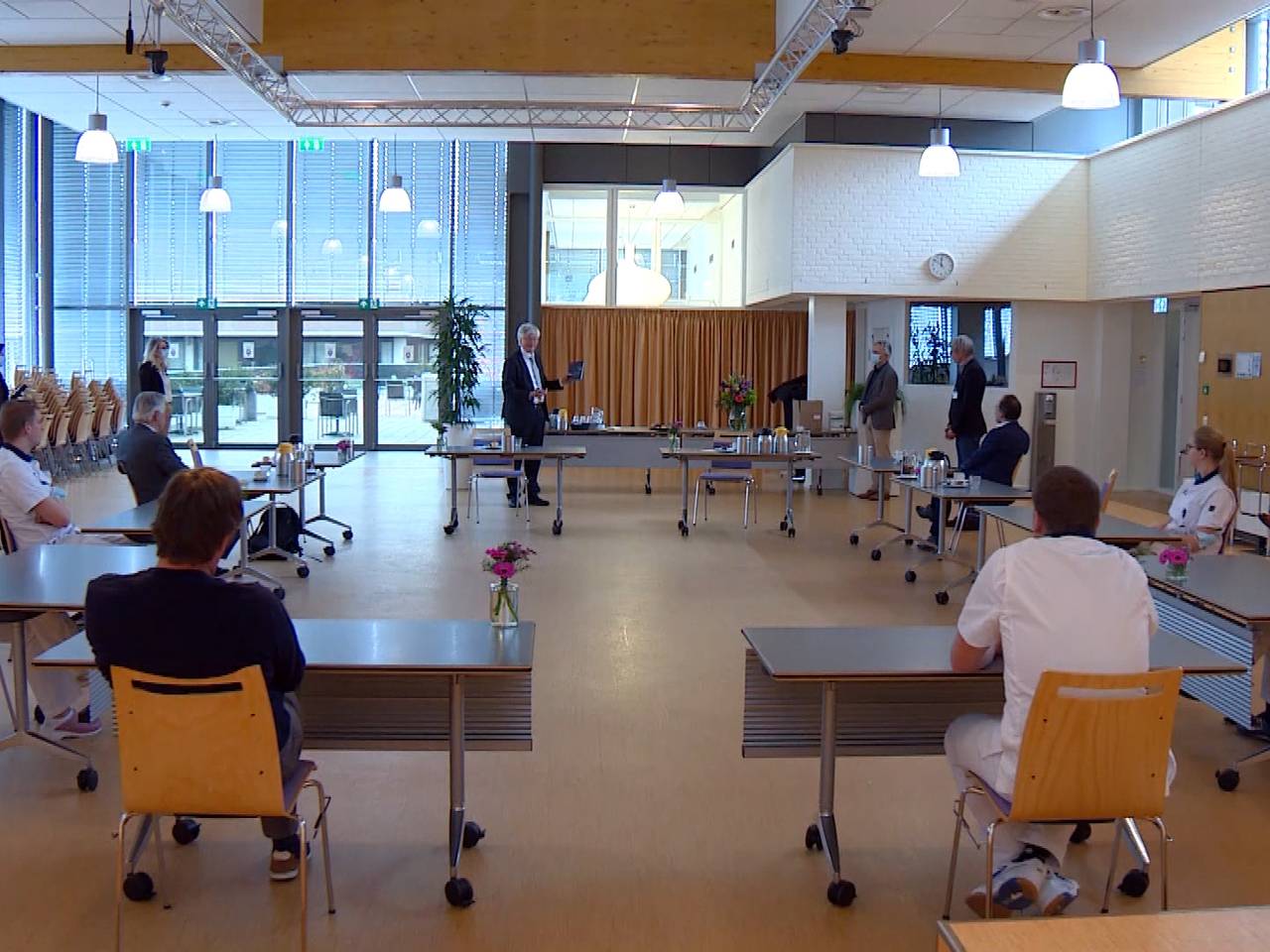 Op afstand blikken de Tilburgse coronabestrijders terug op een jaar corona (Foto:Omroep Brabant)