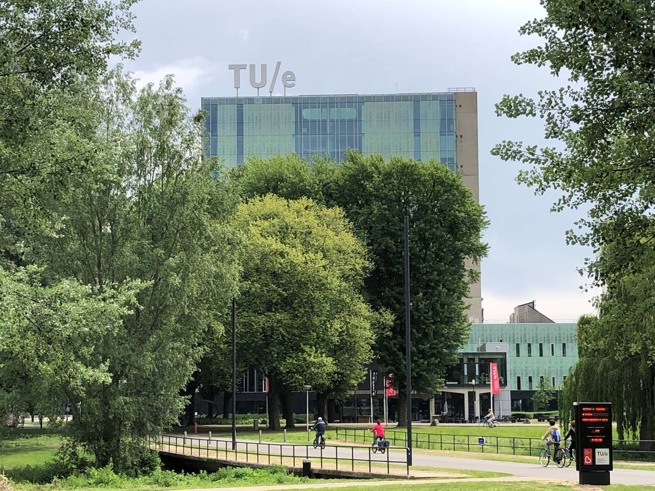 Het complex van de TU/e (Foto: Hans Janssen).