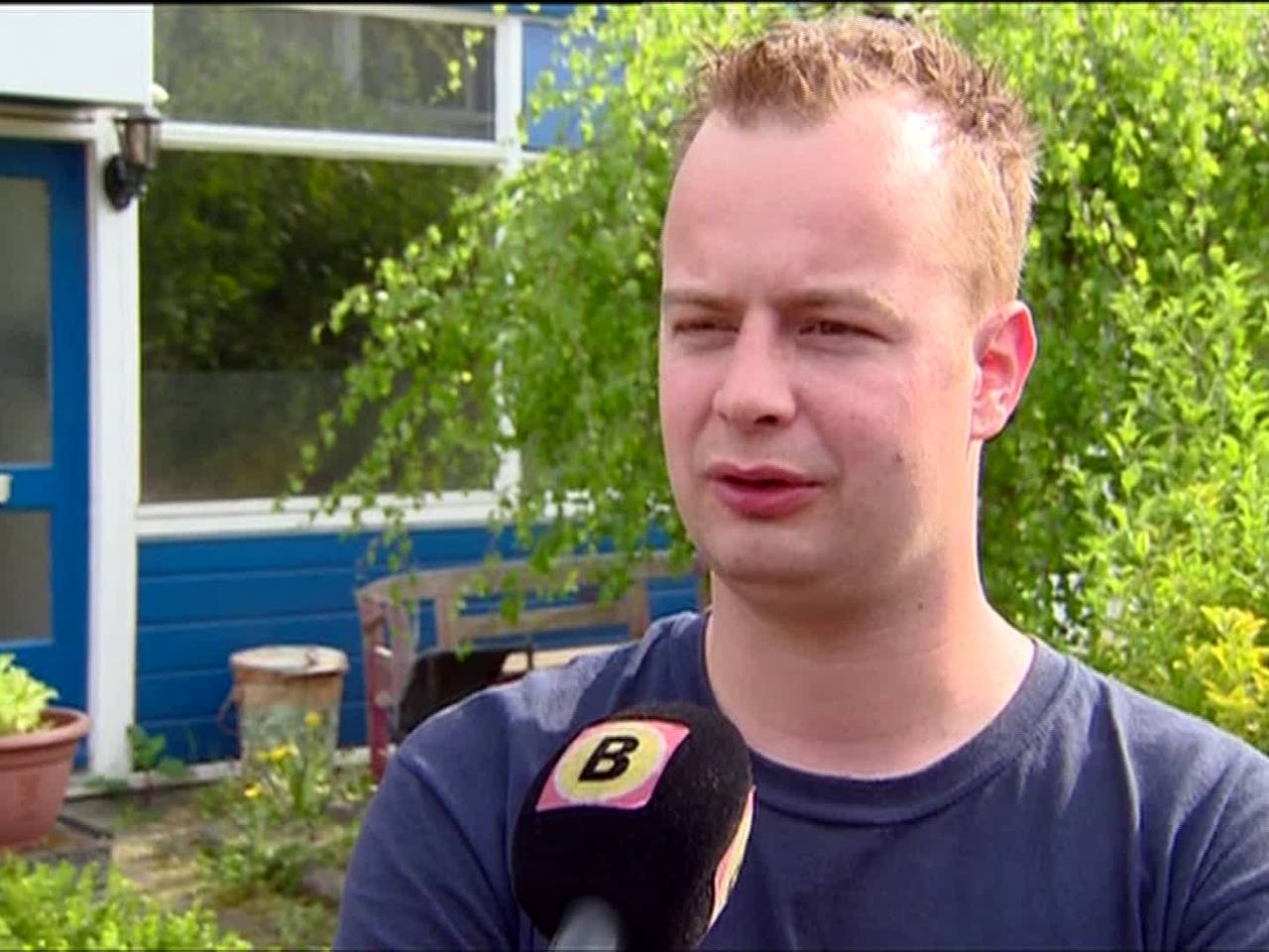 Bewoners Adonislaan Helmond mogen vanwege stank nog steeds niet terug naar hun huis.