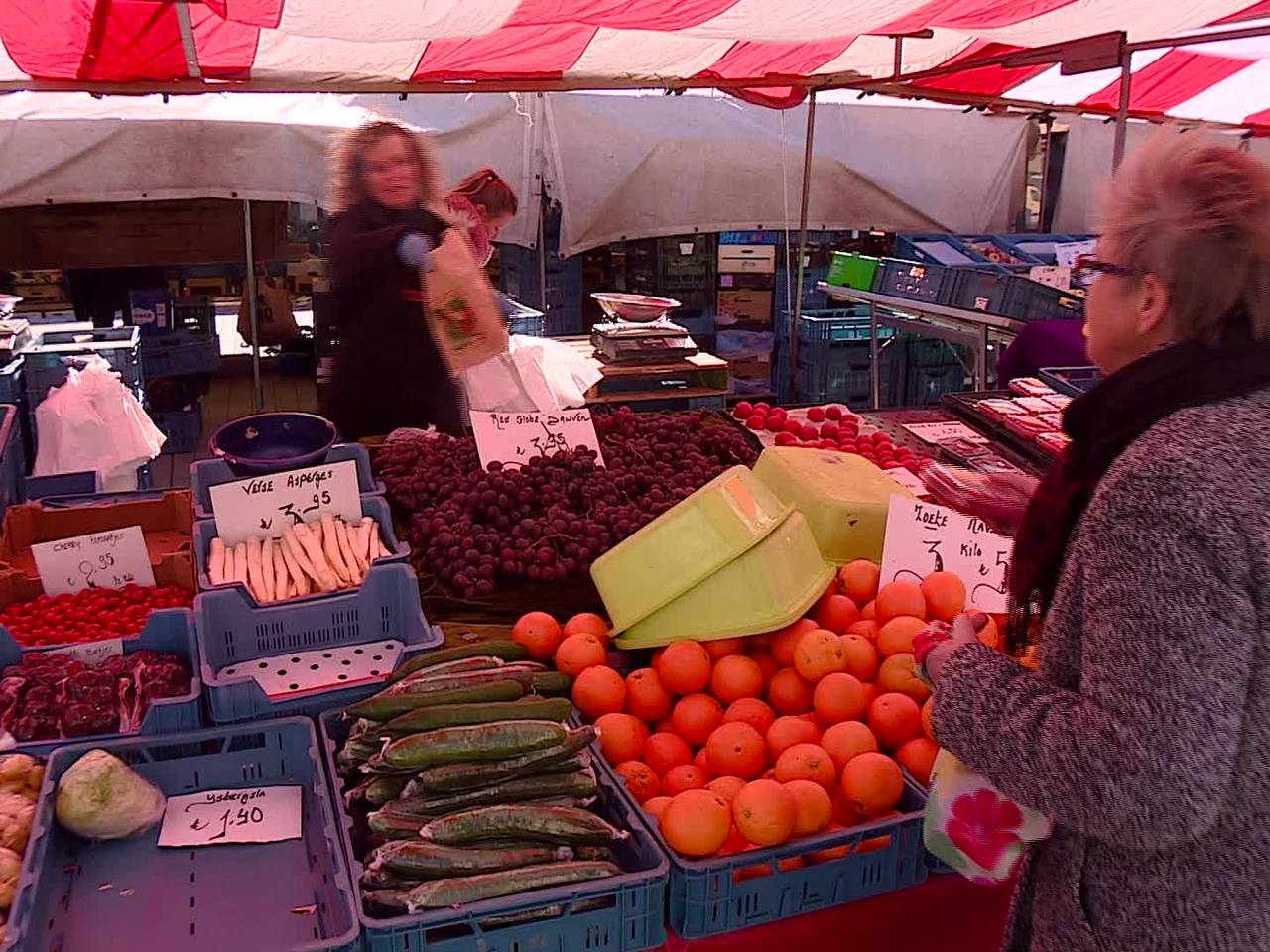 Onder strenge voorwaarden mag de weekmarkt ondanks de coronacrisis doorgaan