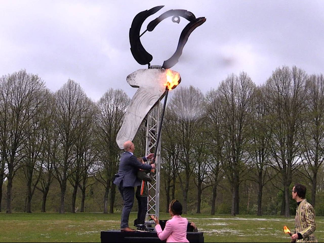 Het ontsteken van het bevrijdingsvuur in Den Bosch