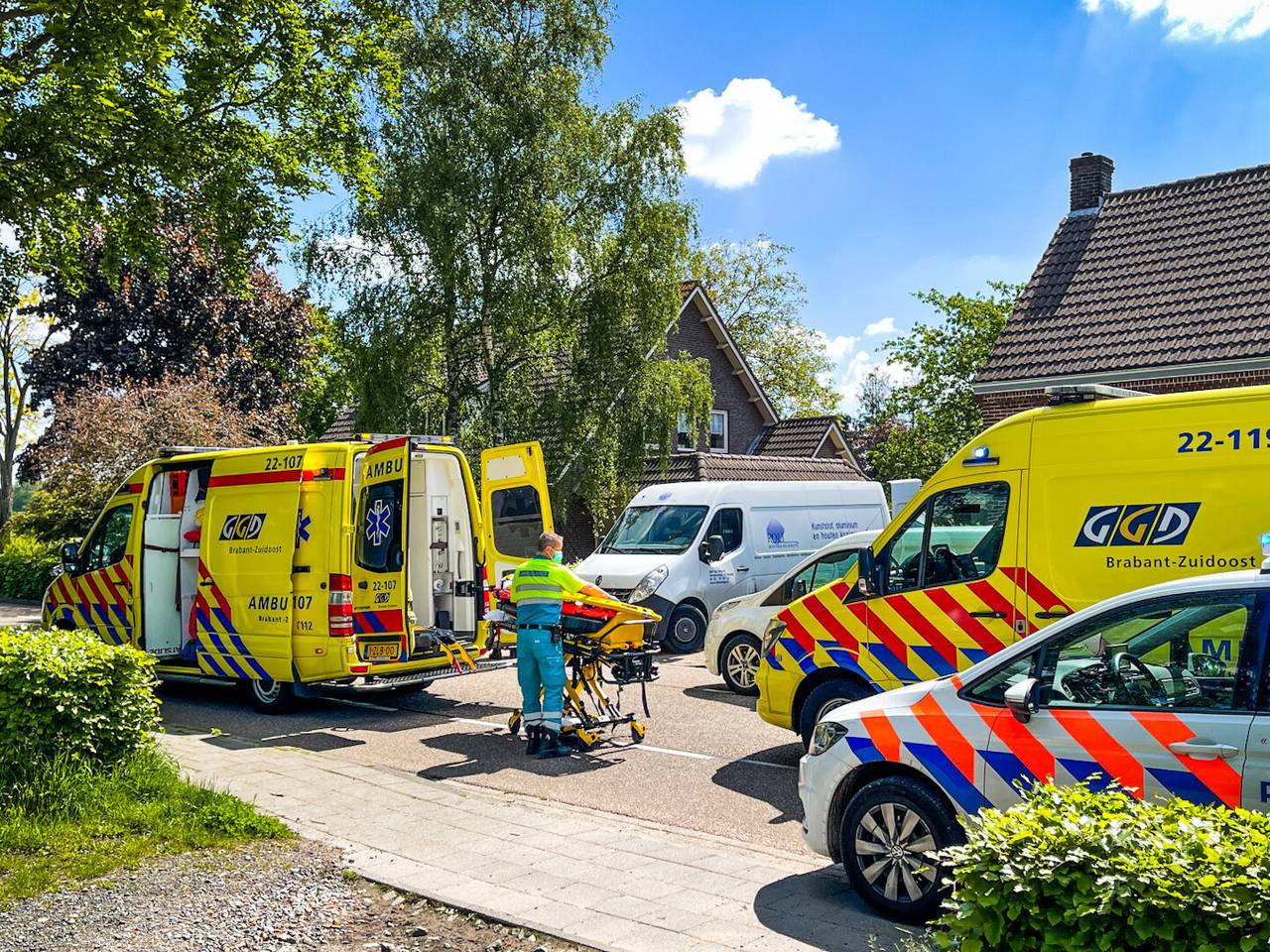 Fietsster raakt ernstig gewond na meeliften met scooter