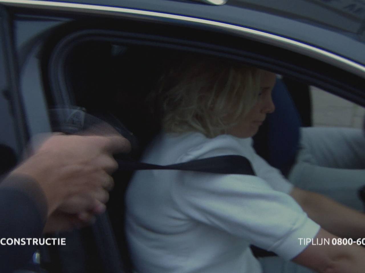 De politie zoekt twee mannen die vermoedelijk twee overvallen pleegden op 6 mei