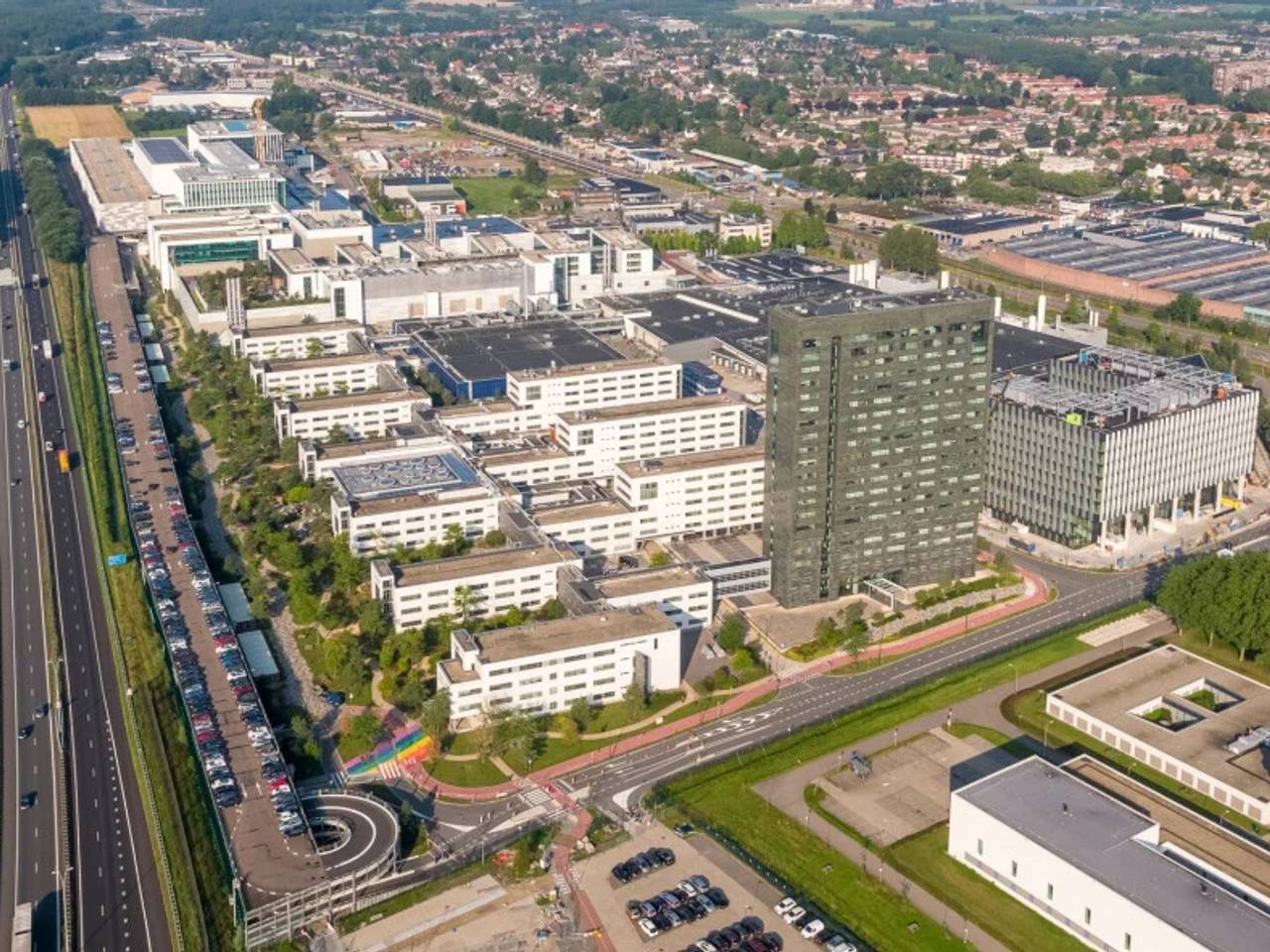 https://api.omroepbrabant.nl/img/f/$width$/$height$/0.50/0.50/cmV2aXNpb25zLzQ4OTg2MjMtMS5qcGc_c2U9MjA0NS0wMS0wMVQxMCUzQTQwJTNBMDBaJnNpZz1YSUtxZDJra01wQWlDU1pqMGVxZW0zVUo5d3E3V05QN2RjcmwxaDJYUE1NJTNEJnNwPXImc3ByPWh0dHBzJnNyPWImc3Q9MjAyNS0wMS0wMVQxMCUzQTQwJTNBMDBaJnN2PTIwMjYtMDItMDY=