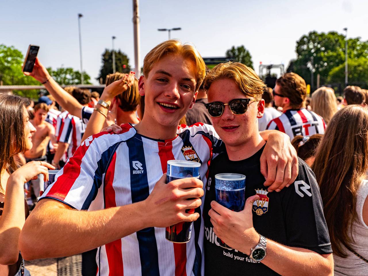 https://api.omroepbrabant.nl/img/f/$width$/$height$/0.50/0.50/cmV2aXNpb25zLzQ5MDQ1NDgtMS5qcGc_c2U9MjA0NS0wMS0wMVQxMCUzQTQwJTNBMDBaJnNpZz1RaDdUaGdGSXFIbGRnN3U2MkVhWTc0YTBxTkRWbDVBWERoeUlRbCUyRnpOQTQlM0Qmc3A9ciZzcHI9aHR0cHMmc3I9YiZzdD0yMDI1LTAxLTAxVDEwJTNBNDAlM0EwMFomc3Y9MjAyNi0wMi0wNg==