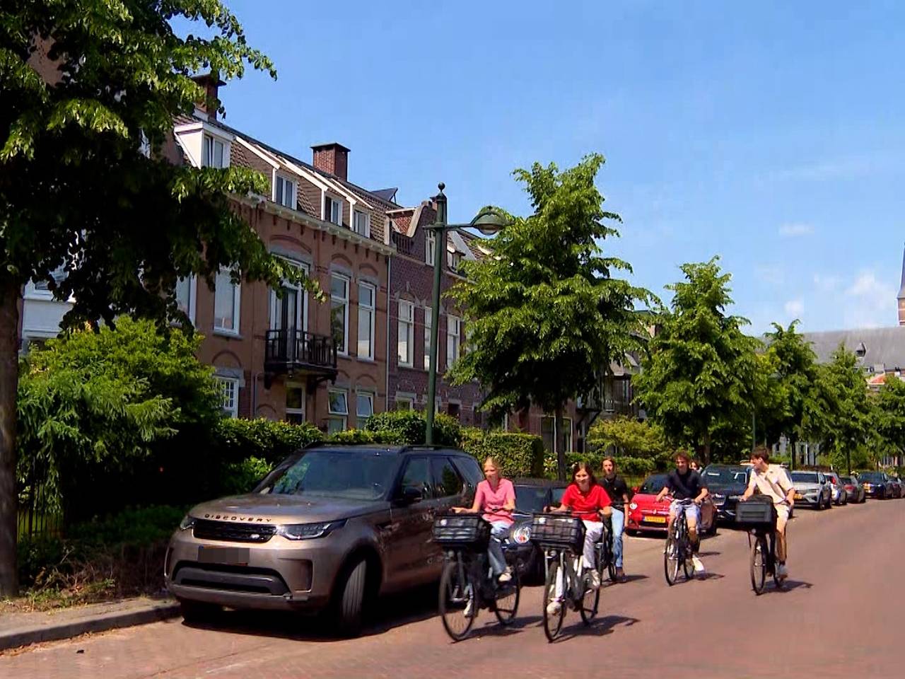 https://api.omroepbrabant.nl/img/f/$width$/$height$/0.50/0.50/cmV2aXNpb25zLzQ5MDY4MDItMS5qcGc_c2U9MjA0NS0wMS0wMVQxMCUzQTQwJTNBMDBaJnNpZz0xWXdLNWJIOVJXVHczOXdaJTJCJTJGemV1d2dDMzZYYTZheFMyU2lNNnBPbzZwbyUzRCZzcD1yJnNwcj1odHRwcyZzcj1iJnN0PTIwMjUtMDEtMDFUMTAlM0E0MCUzQTAwWiZzdj0yMDI2LTAyLTA2