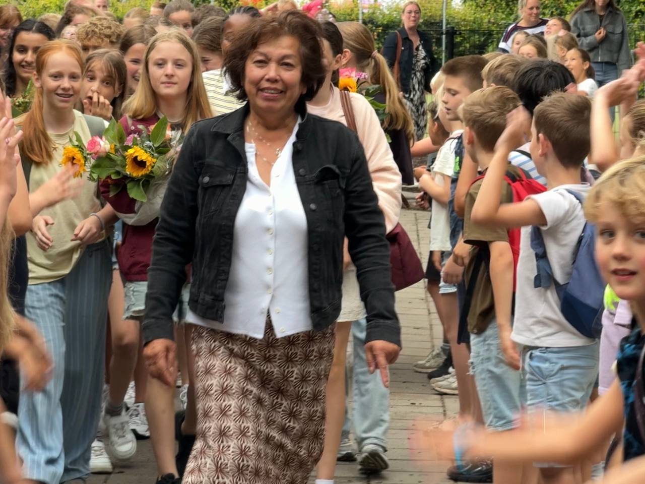https://api.omroepbrabant.nl/img/f/$width$/$height$/0.50/0.50/cmV2aXNpb25zLzQ5Mjc5NjQtMS5qcGc_c2U9MjA0NS0wMS0wMVQxMCUzQTQwJTNBMDBaJnNpZz1IYXdjRWlwbGloajZOMGt6aXo3VmpEMEd0aXVHSVhtVGJYaldqdllvdzJzJTNEJnNwPXImc3ByPWh0dHBzJnNyPWImc3Q9MjAyNS0wMS0wMVQxMCUzQTQwJTNBMDBaJnN2PTIwMjYtMDItMDY=