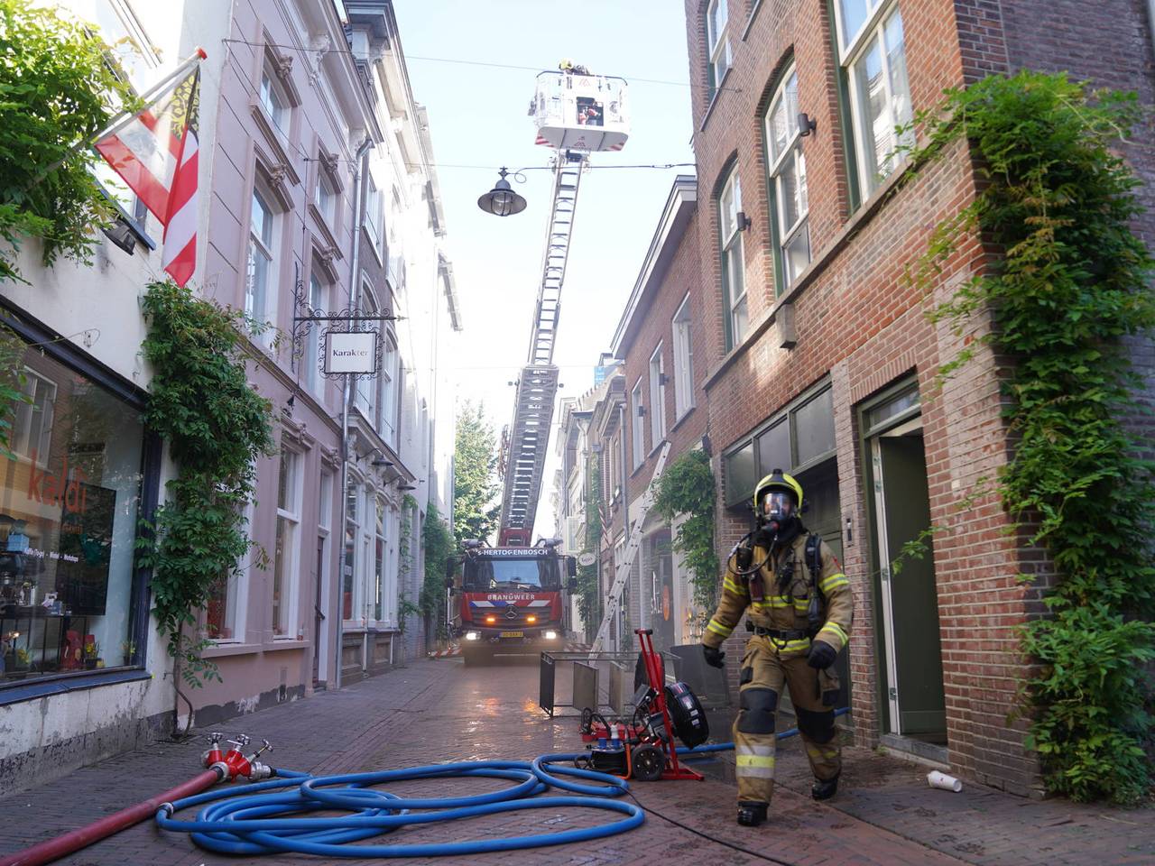 https://api.omroepbrabant.nl/img/f/$width$/$height$/0.50/0.50/cmV2aXNpb25zLzQ5MjgyMDItMS5qcGc_c2U9MjA0NS0wMS0wMVQxMCUzQTQwJTNBMDBaJnNpZz1uWGtVZ1owamhyVU9tTTZxeGVMdFo2Y0lTYThtVTVLNnBkdXk5RXFWOVBNJTNEJnNwPXImc3ByPWh0dHBzJnNyPWImc3Q9MjAyNS0wMS0wMVQxMCUzQTQwJTNBMDBaJnN2PTIwMjYtMDItMDY=