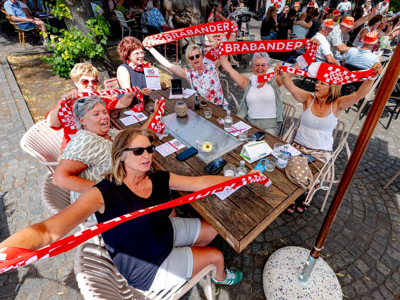 https://api.omroepbrabant.nl/img/f/$width$/$height$/0.50/0.50/cmV2aXNpb25zLzQ5MzAyMjQtMS5qcGc_c2U9MjA0NS0wMS0wMVQxMCUzQTQwJTNBMDBaJnNpZz1HJTJCZjBtRGVQckxLWXRrcHAwNFQ1VFl2eVUwOHBpV2lqZmp6QW9GNjR2R2clM0Qmc3A9ciZzcHI9aHR0cHMmc3I9YiZzdD0yMDI1LTAxLTAxVDEwJTNBNDAlM0EwMFomc3Y9MjAyNi0wMi0wNg==