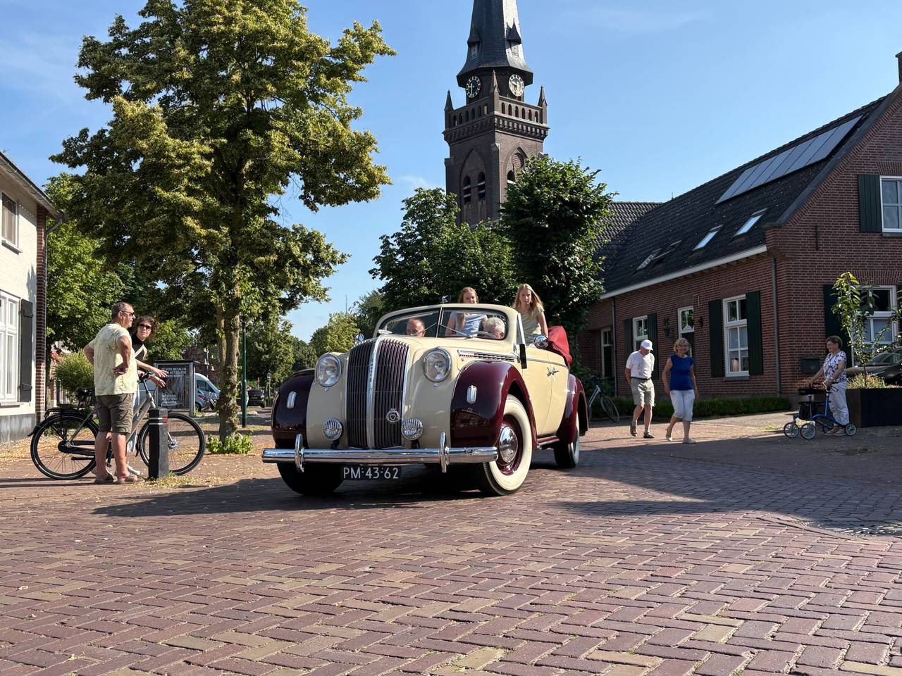 https://api.omroepbrabant.nl/img/f/$width$/$height$/0.50/0.50/cmV2aXNpb25zLzQ5MzE4ODYtMS5qcGc_c2U9MjA0NS0wMS0wMVQxMCUzQTQwJTNBMDBaJnNpZz1EcyUyRjZPNXNQV3VPJTJGT3pPdFpvWjBTNElxbXdGNllxMG1uMVpvY0lOJTJGR2NNJTNEJnNwPXImc3ByPWh0dHBzJnNyPWImc3Q9MjAyNS0wMS0wMVQxMCUzQTQwJTNBMDBaJnN2PTIwMjYtMDItMDY=