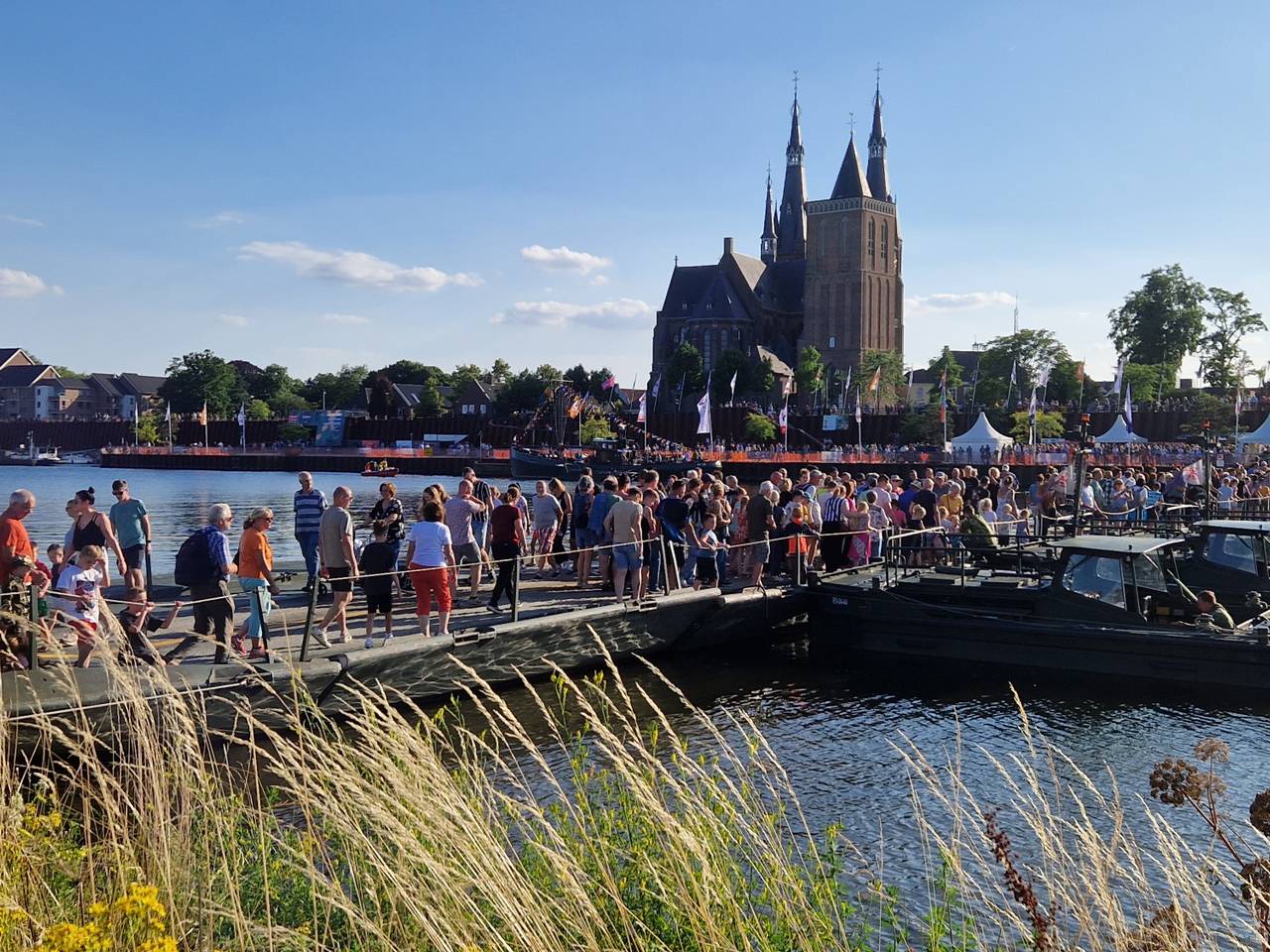 https://api.omroepbrabant.nl/img/f/$width$/$height$/0.50/0.50/cmV2aXNpb25zLzQ5NDAwMjAtMS5qcGc_c2U9MjA0NS0wMS0wMVQxMCUzQTQwJTNBMDBaJnNpZz1ZYmVNbVMzbUVEOFJXSEhsUW9YQk4lMkJUOXNuajlES2dFZjVTR1NSR2p3dDglM0Qmc3A9ciZzcHI9aHR0cHMmc3I9YiZzdD0yMDI1LTAxLTAxVDEwJTNBNDAlM0EwMFomc3Y9MjAyNi0wMi0wNg==