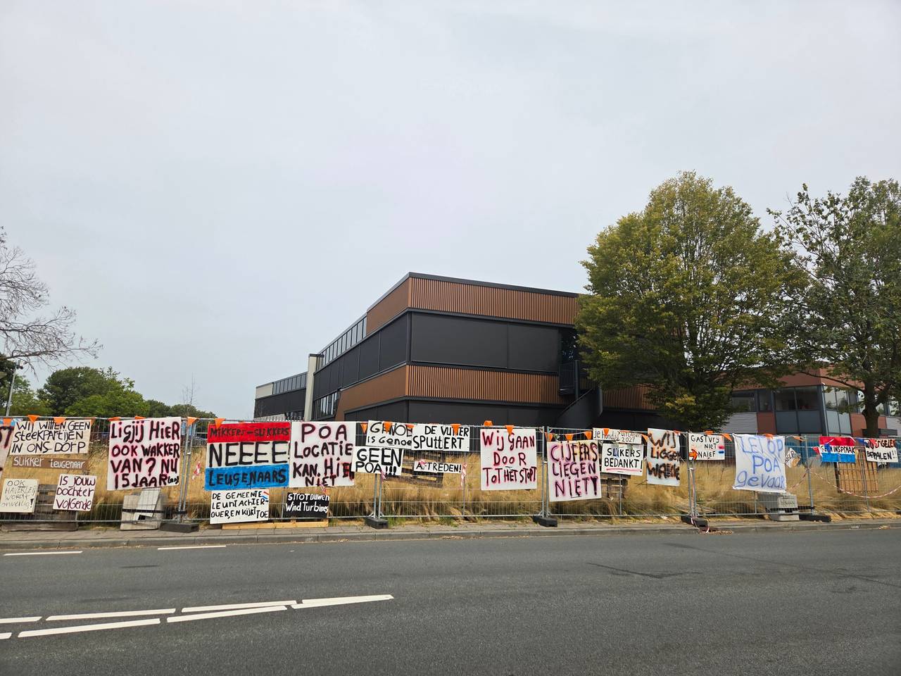 https://api.omroepbrabant.nl/img/f/$width$/$height$/0.50/0.50/cmV2aXNpb25zLzQ5NDg5NjYtMS5qcGc_c2U9MjA0NS0wMS0wMVQxMCUzQTQwJTNBMDBaJnNpZz1NUWo1c0N5ano0RkpPbVpsbzU5YjBLejZvMFZaVDl3WTQ3cnkya1dETTFBJTNEJnNwPXImc3ByPWh0dHBzJnNyPWImc3Q9MjAyNS0wMS0wMVQxMCUzQTQwJTNBMDBaJnN2PTIwMjYtMDItMDY=