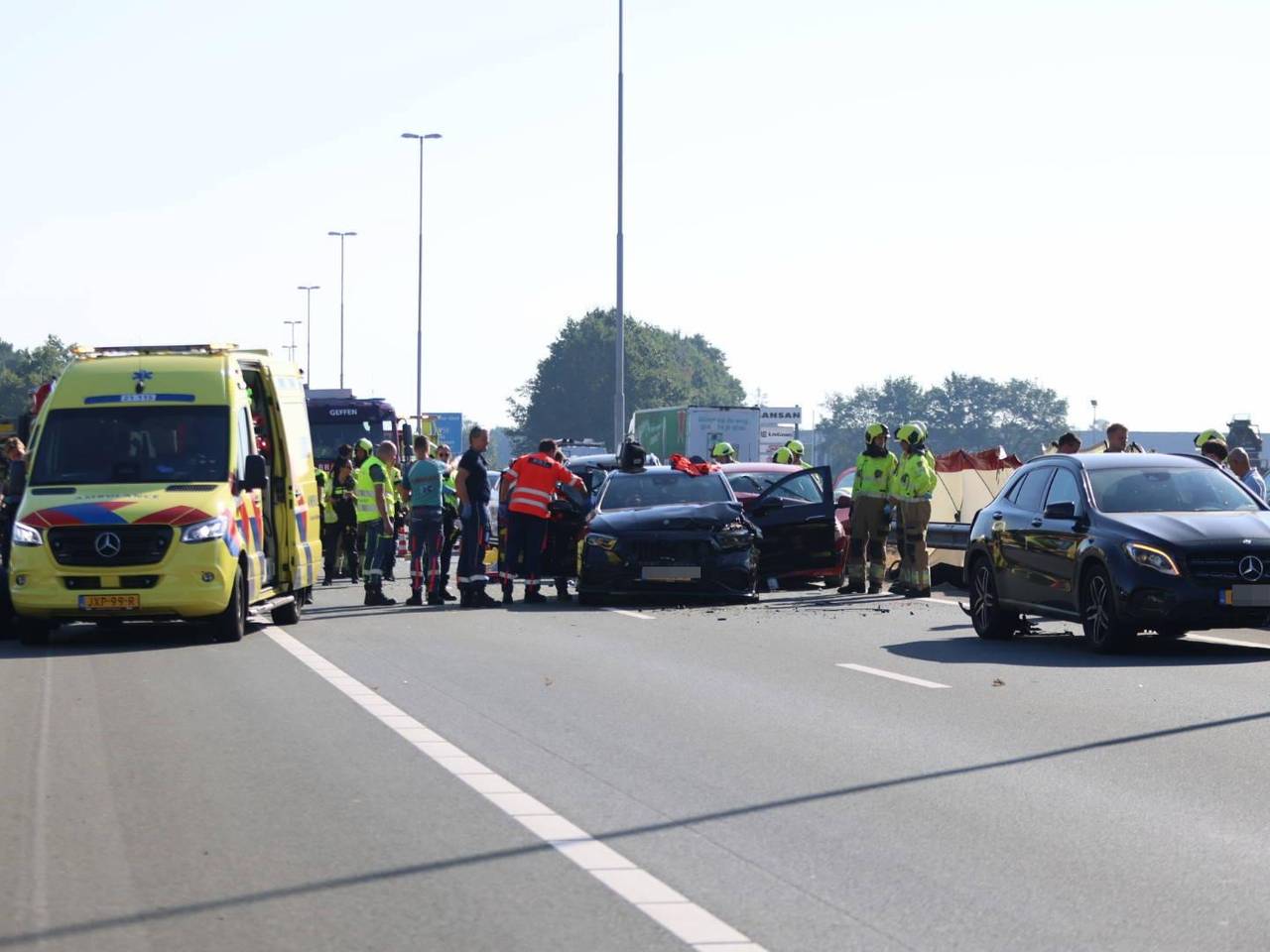https://api.omroepbrabant.nl/img/f/$width$/$height$/0.50/0.50/cmV2aXNpb25zLzQ5NTE4ODctMi5qcGc_c2U9MjA0NS0wMS0wMVQxMCUzQTQwJTNBMDBaJnNpZz1sNVBicXpZU3ZlVGYlMkZra0Vrbk5ZQUhPQk53RndmJTJGbUFDUnlaSlF2Z3Q2SSUzRCZzcD1yJnNwcj1odHRwcyZzcj1iJnN0PTIwMjUtMDEtMDFUMTAlM0E0MCUzQTAwWiZzdj0yMDI2LTAyLTA2