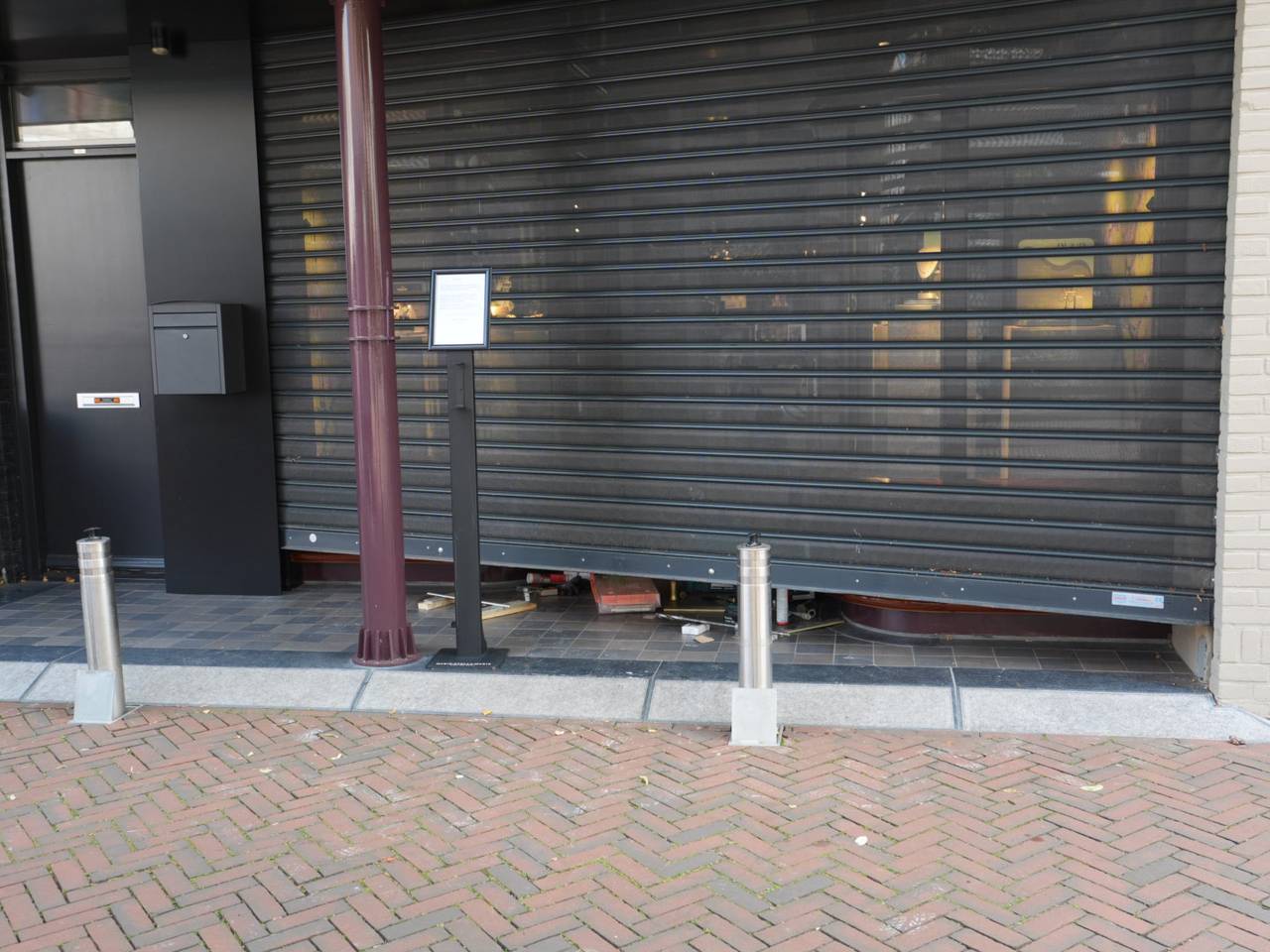 https://api.omroepbrabant.nl/img/f/$width$/$height$/0.50/0.50/cmV2aXNpb25zLzQ5NTc3NzUtMS5qcGc_c2U9MjA0NS0wMS0wMVQxMCUzQTQwJTNBMDBaJnNpZz1yQUFFNWUxTGJwd0tGZ2pWUDhGcWU1WklRNkpPRTVMYWwyQ2t5U2Q5M05JJTNEJnNwPXImc3ByPWh0dHBzJnNyPWImc3Q9MjAyNS0wMS0wMVQxMCUzQTQwJTNBMDBaJnN2PTIwMjYtMDItMDY=