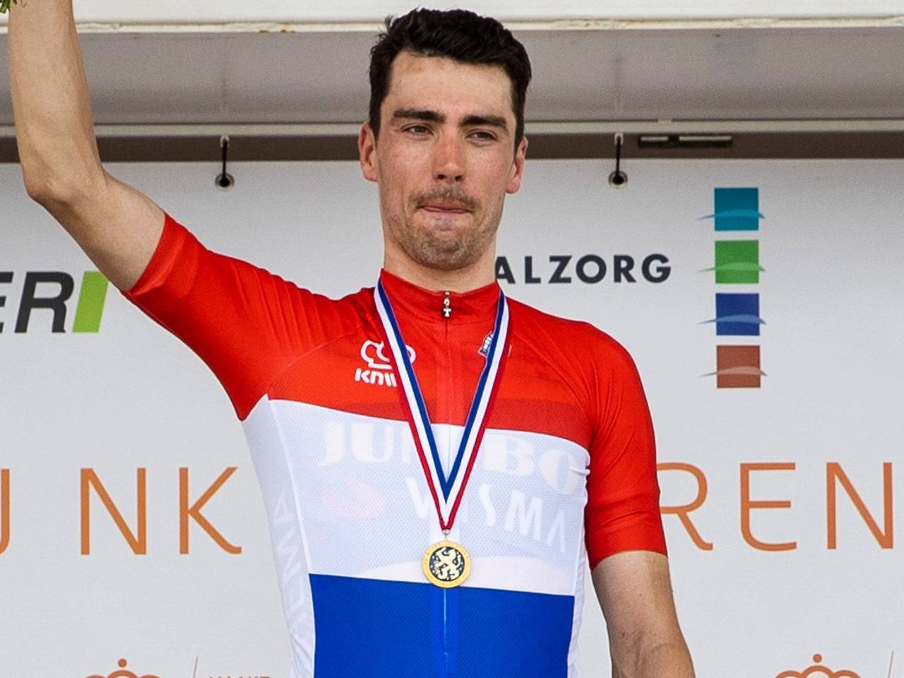Timo Roosen kersvers Nederlands kampioen wielrennen