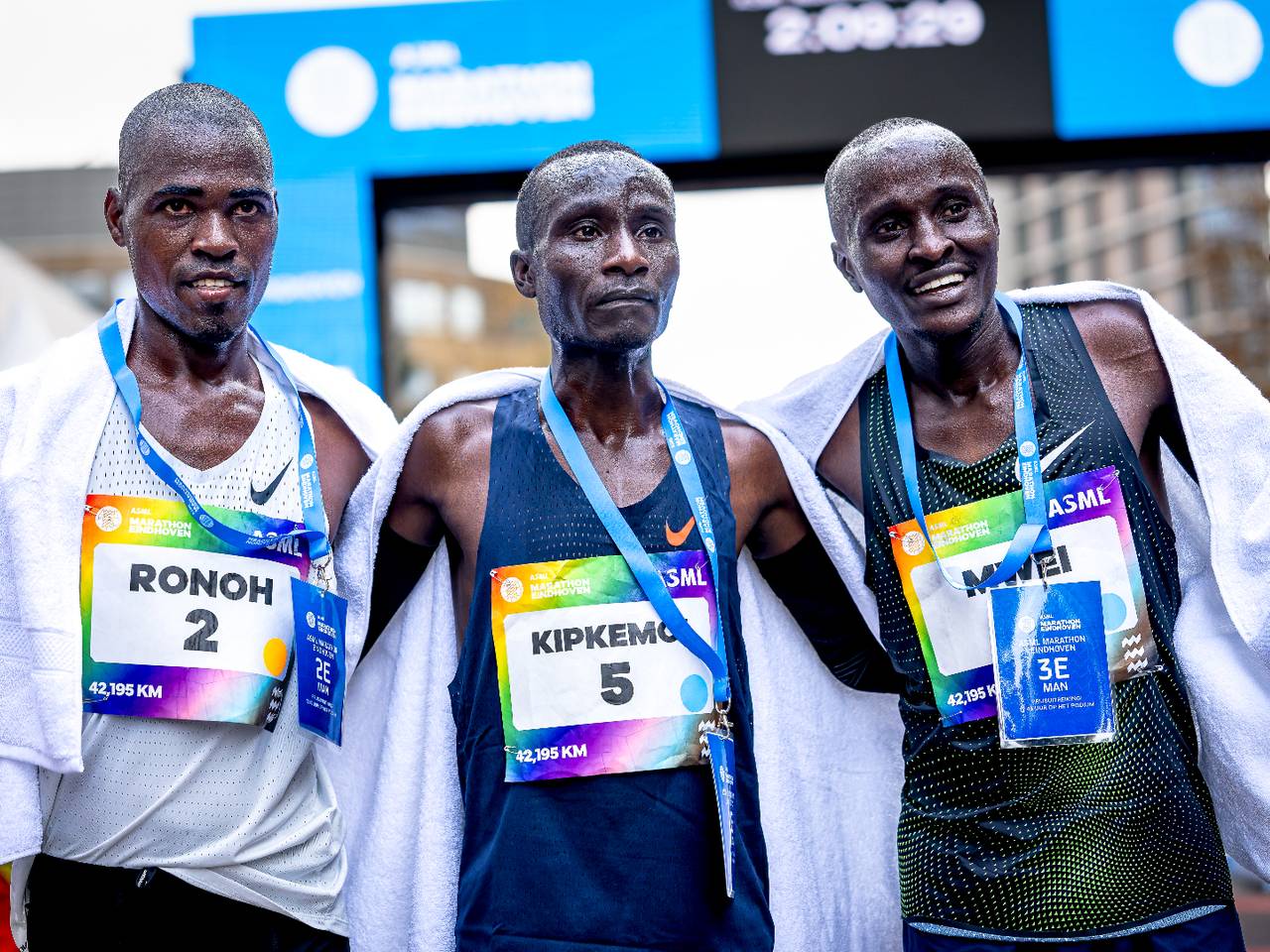 Het podium bij de ASML Marathon Eindhoven (foto: Marcel van Dorst, Eye4images).