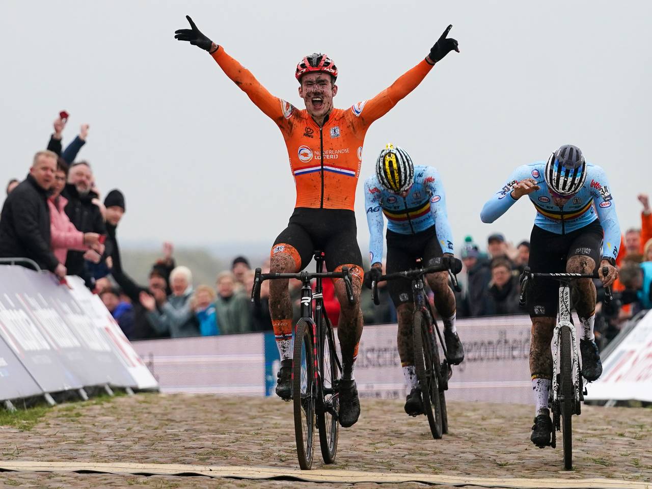 Veldrijder Kamp opnieuw Europees kampioen bij beloften