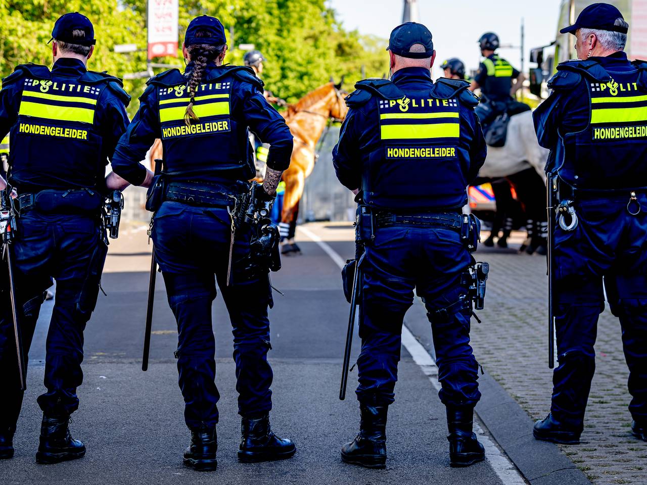 Agenten bij de huldiging van PSV maandag (foto: Eye4Images).