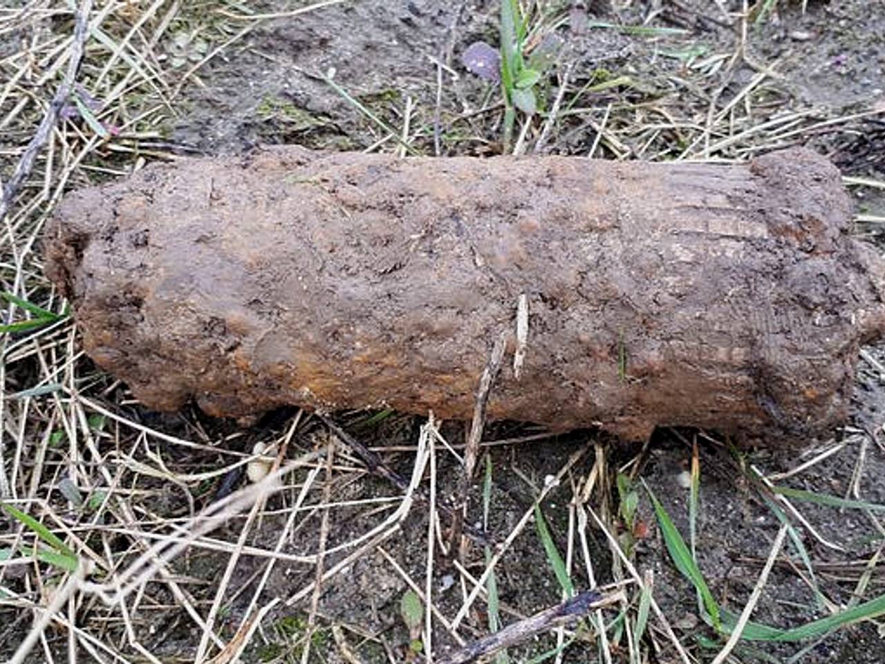 Het gevonden explosief (foto: politie Breda)