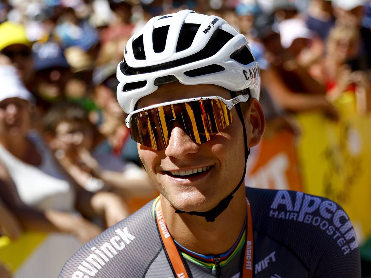 Mathieu van der Poel aan de start van de 12e etappe in de afgelopen Tour de France (foto: EPA / Martin Divisek, via ANP).