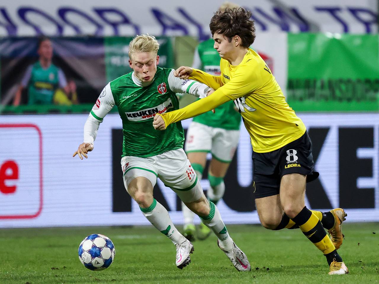 Maurice Steijn blij met overwinning van NAC op FC Dordrecht.
