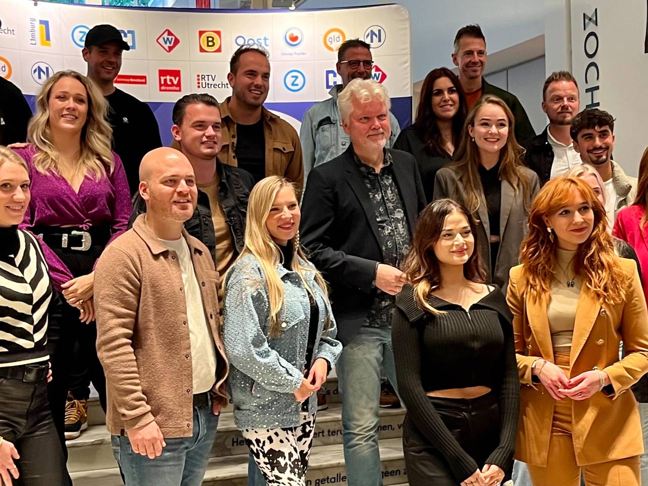 Alle kandidaten van het Regio Songfestival bij elkaar (Foto: Eva de Schipper)