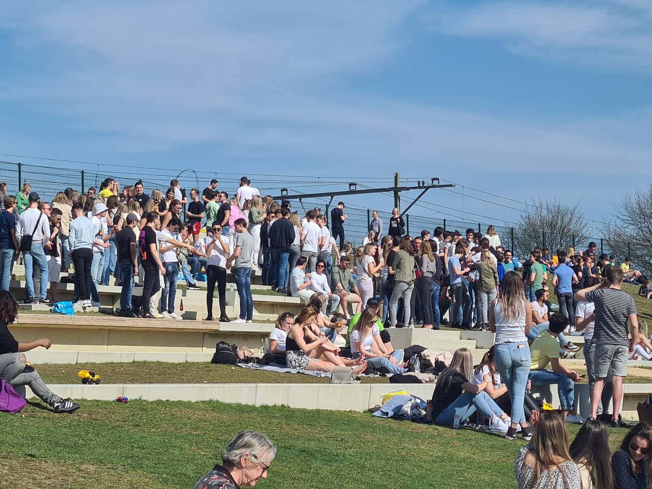 Naar het park mag, maar bij drukte wordt er opgetreden (archieffoto).