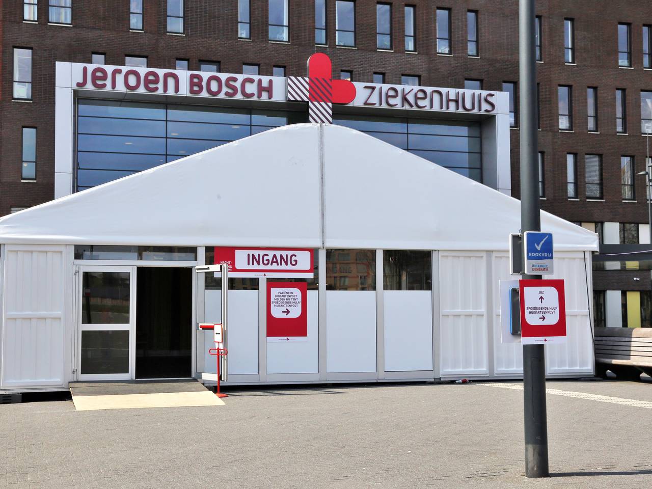 Het Jeroen Bosch Ziekenhuis in Den Bosch. (foto: Karin Kamp)