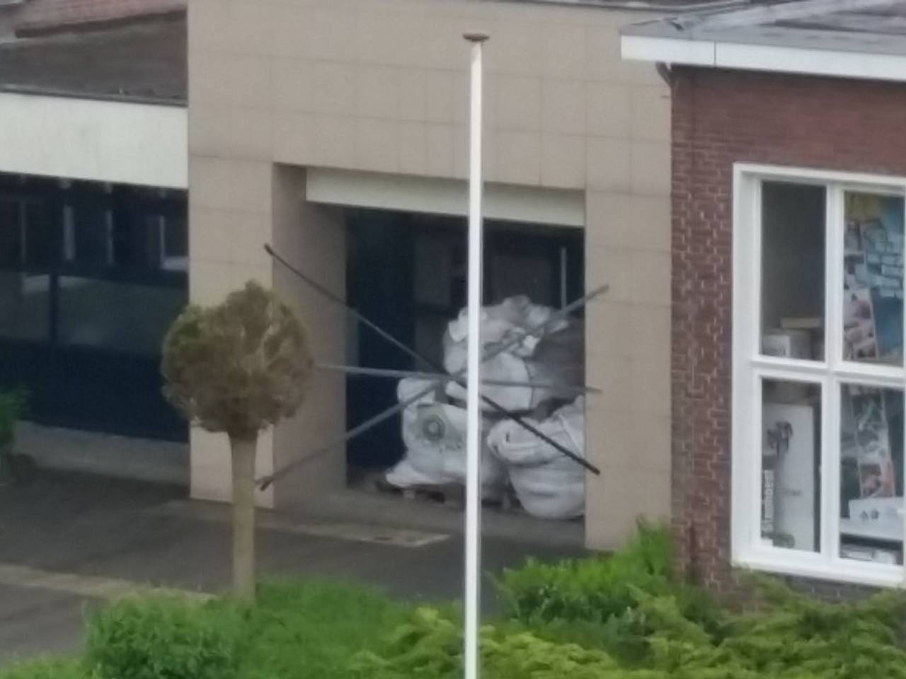 https://api.omroepbrabant.nl/img/f/$width$/$height$/0.55/0.56/bWVkaWEvcHJvZC80MjYxNjI5LmpwZz9zdj0yMDE5LTA3LTA3JnN0PTIwMjAtMDEtMDFUMDAlM0EwMCUzQTAwWiZzZT0yMDQwLTAxLTAxVDAwJTNBMDAlM0EwMFomc3I9YiZzcD1yJnNpZz1IUk5ydDluR3JBczBMRHVMV2dBZUdVc3lTSVFzdTlSejdCOUJSRXRNRzZjJTNE