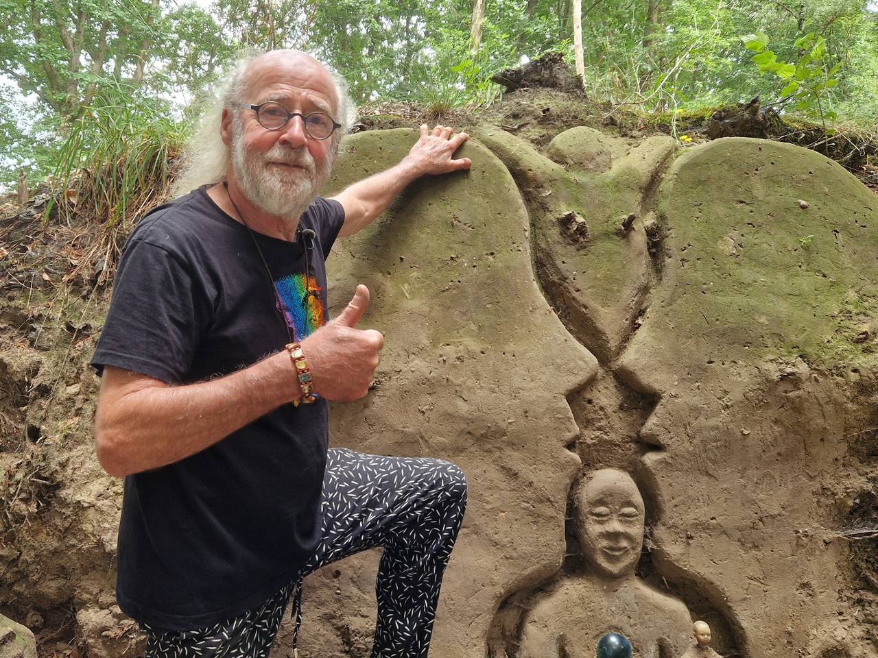 Kunstenaar Hein (73) maakt parels van kunstwerken midden in het bos (foto: Tom Berkers).