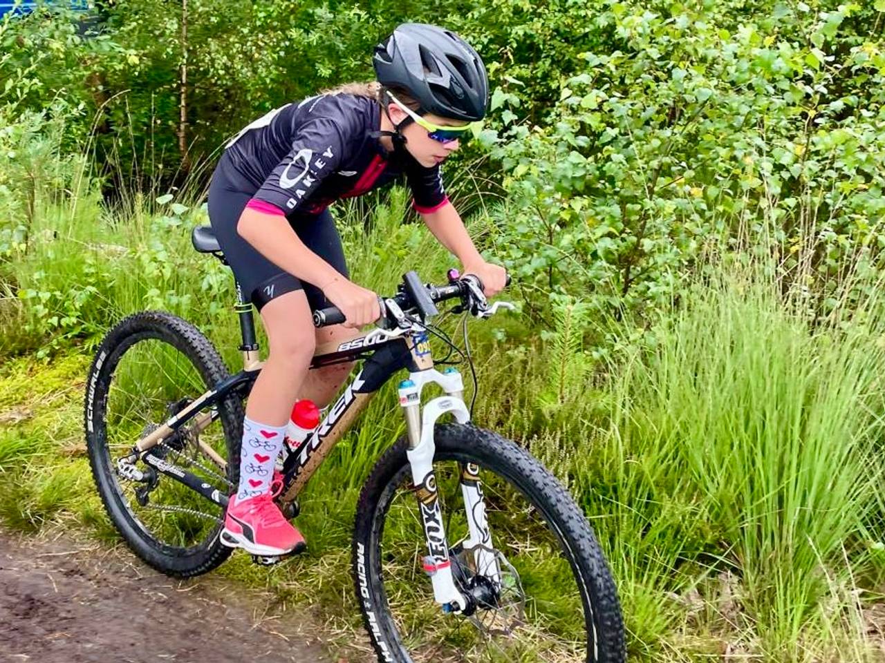 Fien van den Biggelaar in actie tijdens de veldrit vorig jaar (foto: Stichting Nationale Jeugdronde).