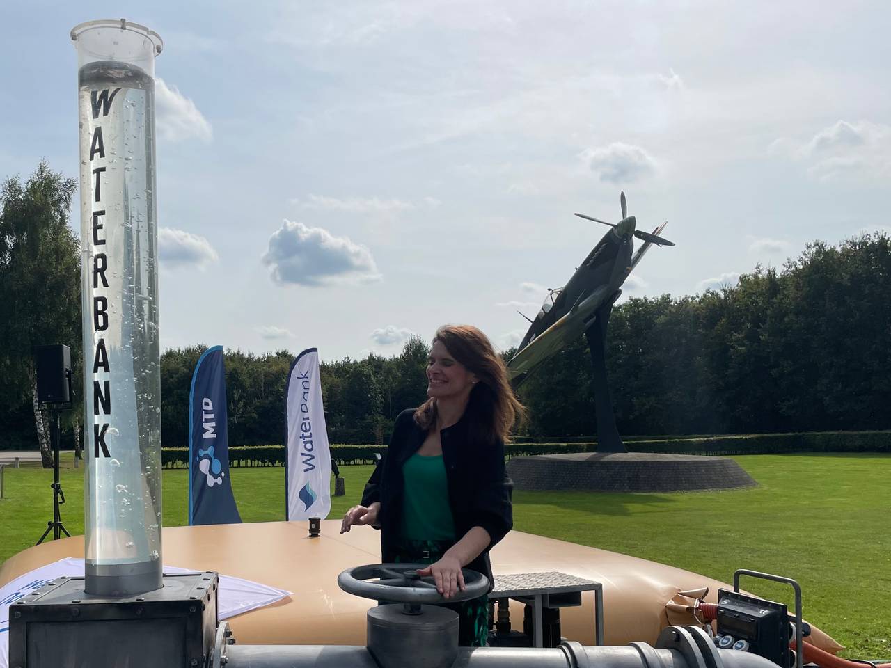 De Waterbank: een enorme waterzak voor als elke druppel telt