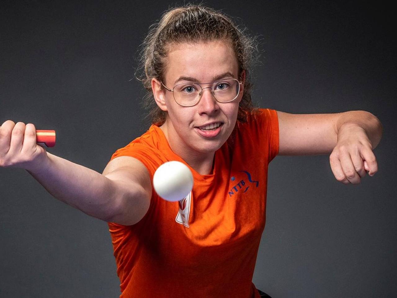 Frederique van Hoof, paralympisch tafeltennisster uit Helmond.