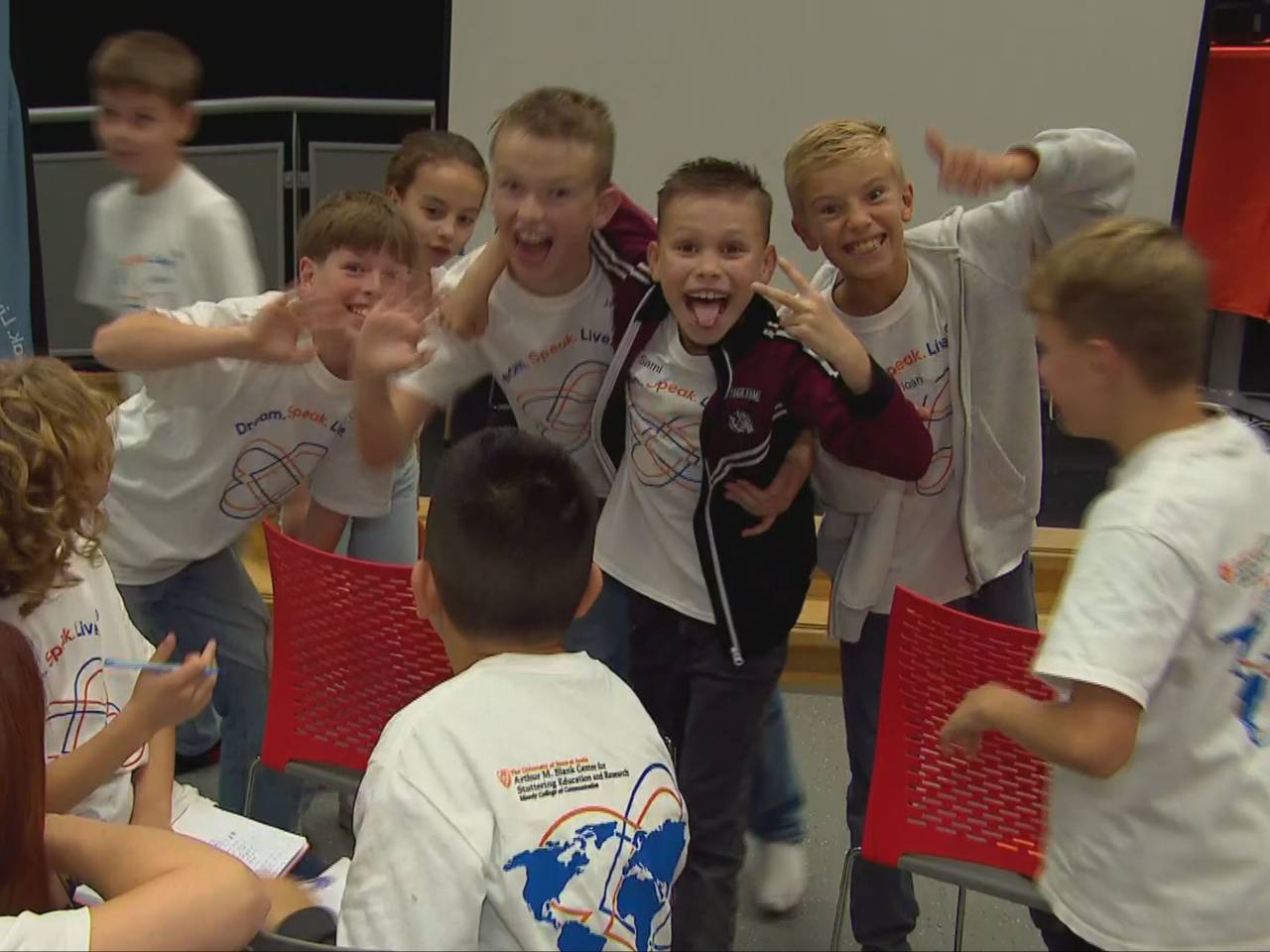 Kinderen leren bij het stotterkamp hoe ze kunnen omgaan met hun stotter