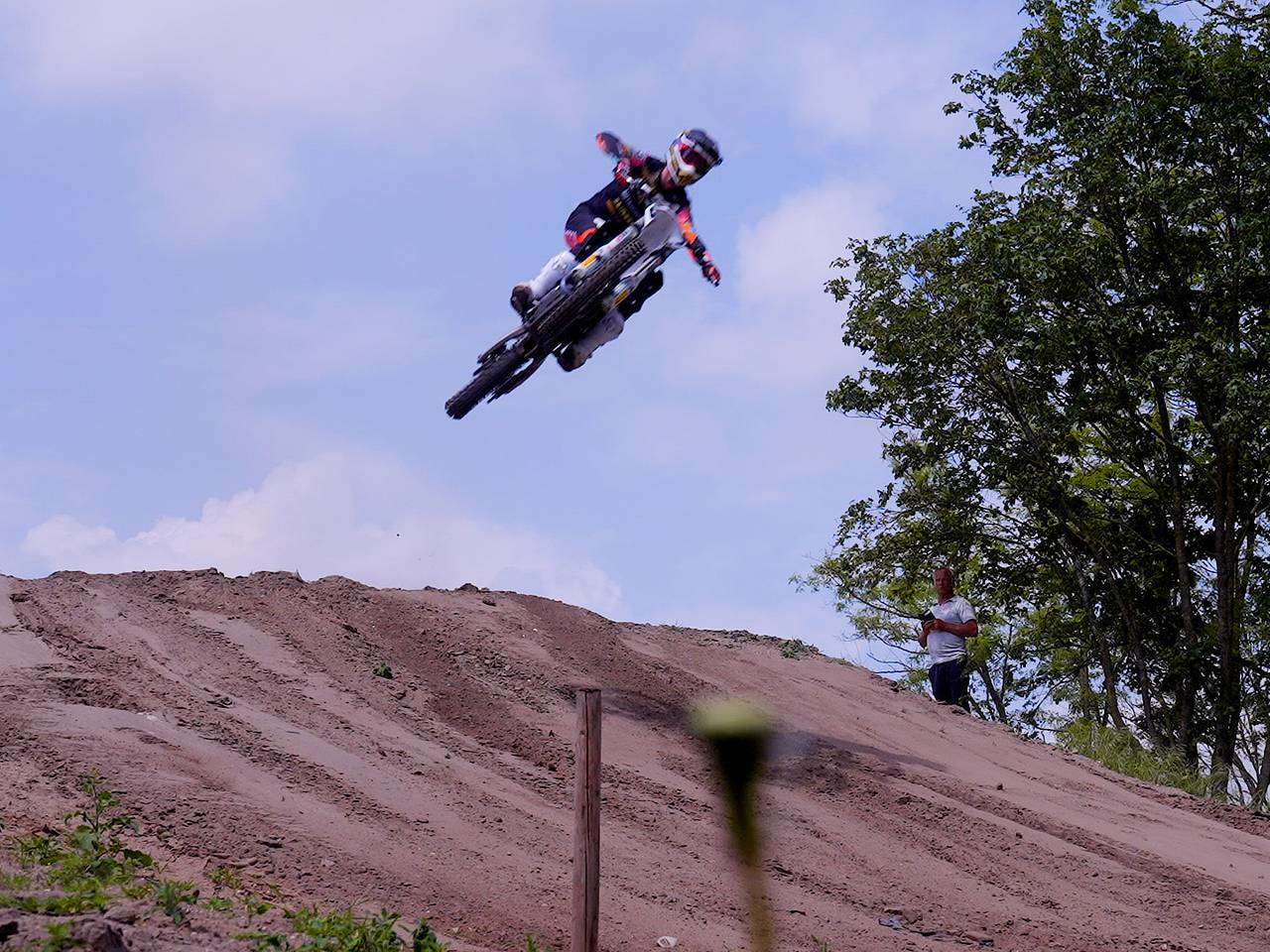 De MXGP Oss gaat door.