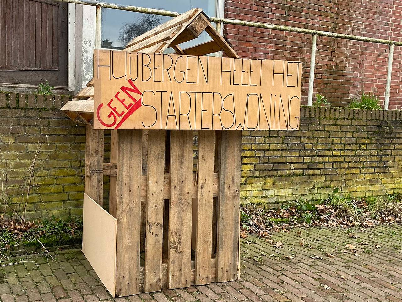Het idee voor de houten huisjes ontstond na een paar biertjes.