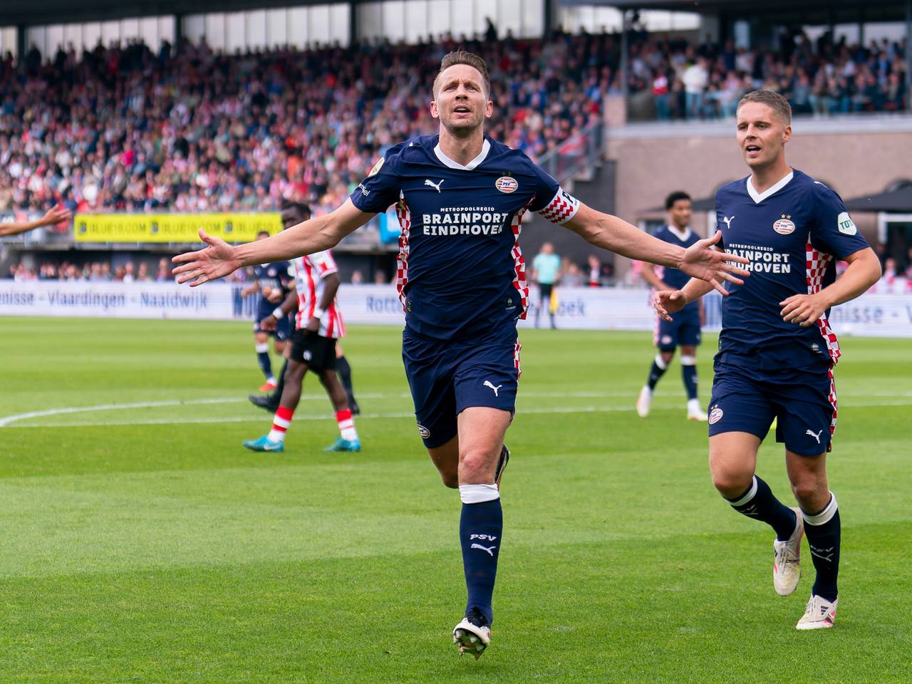 Luuk de Jong maakte de belangrijke 1-2 namens PSV tegen Sparta Rotterdam. (Foto: Joris Verwijst/Orange Pictures)