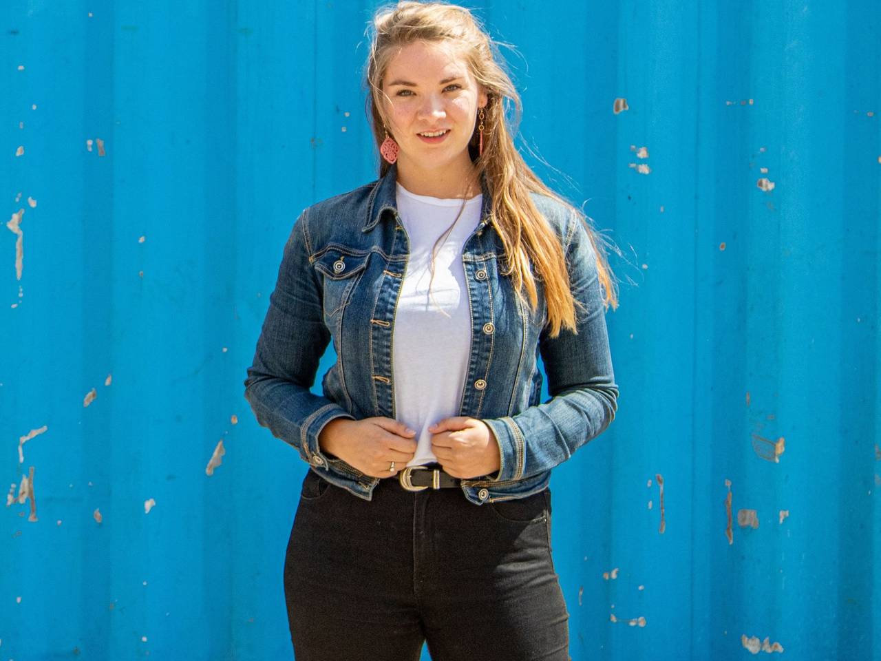 Als Demi wint, mag ze het komende jaar aan ministers vertellen hoe zij over het onderwijs denkt.